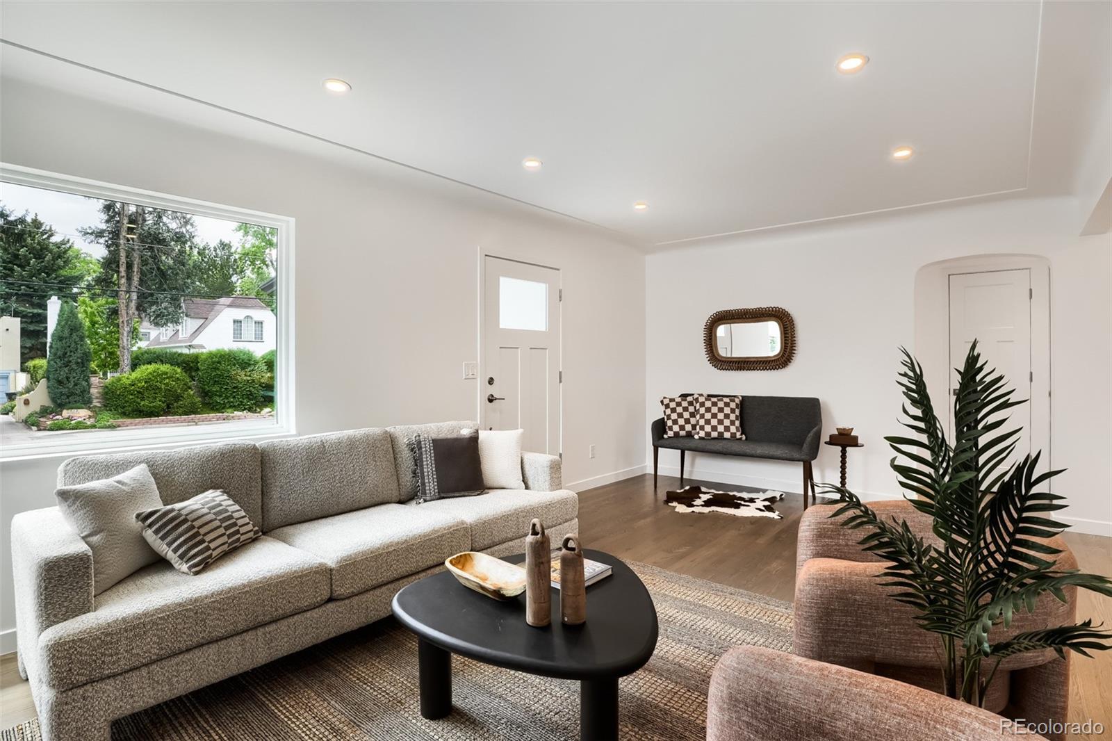 MLS Image #2 for 940  magnolia street,denver, Colorado