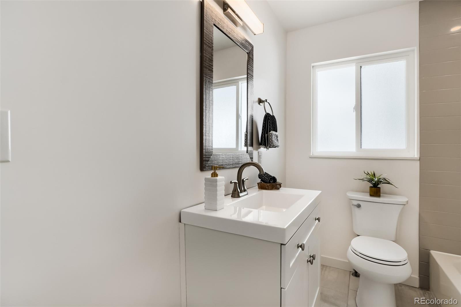 MLS Image #6 for 940  magnolia street,denver, Colorado
