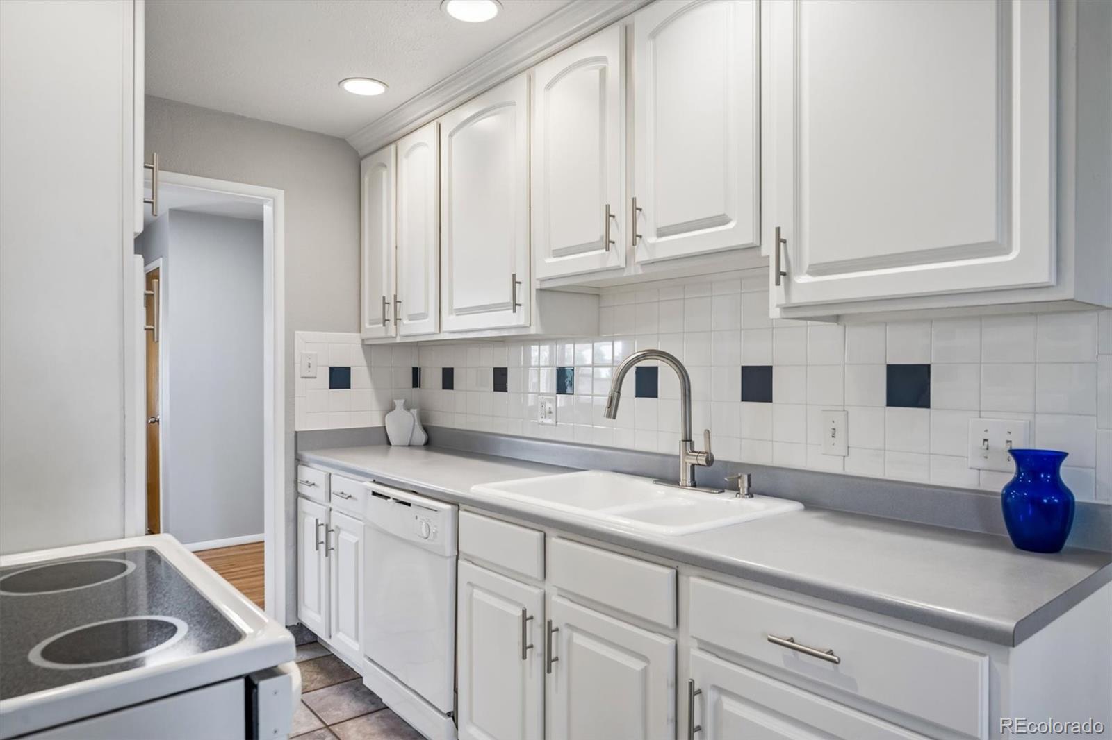 MLS Image #3 for 2689 s meade street,denver, Colorado