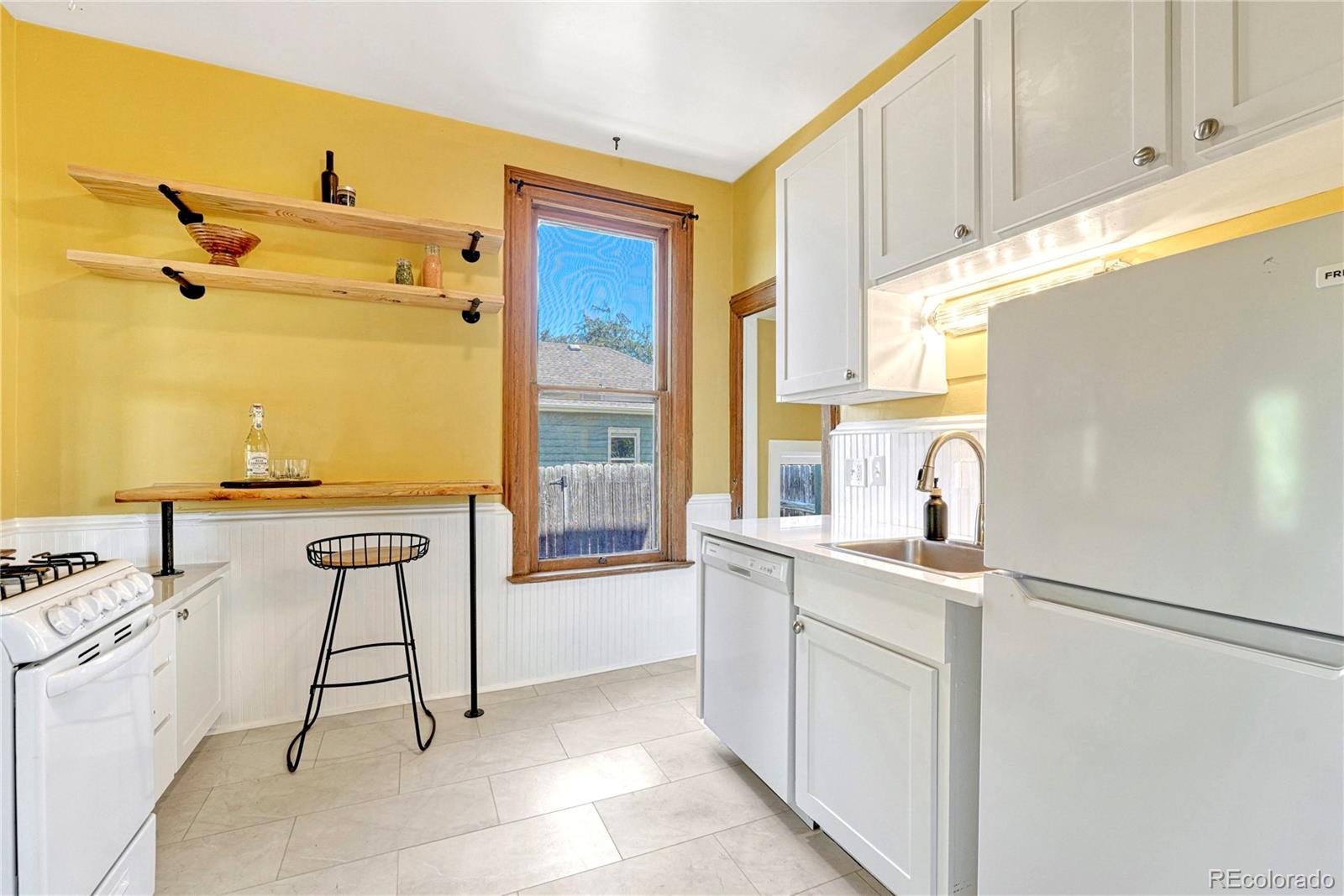 MLS Image #13 for 1557  dallas street,aurora, Colorado