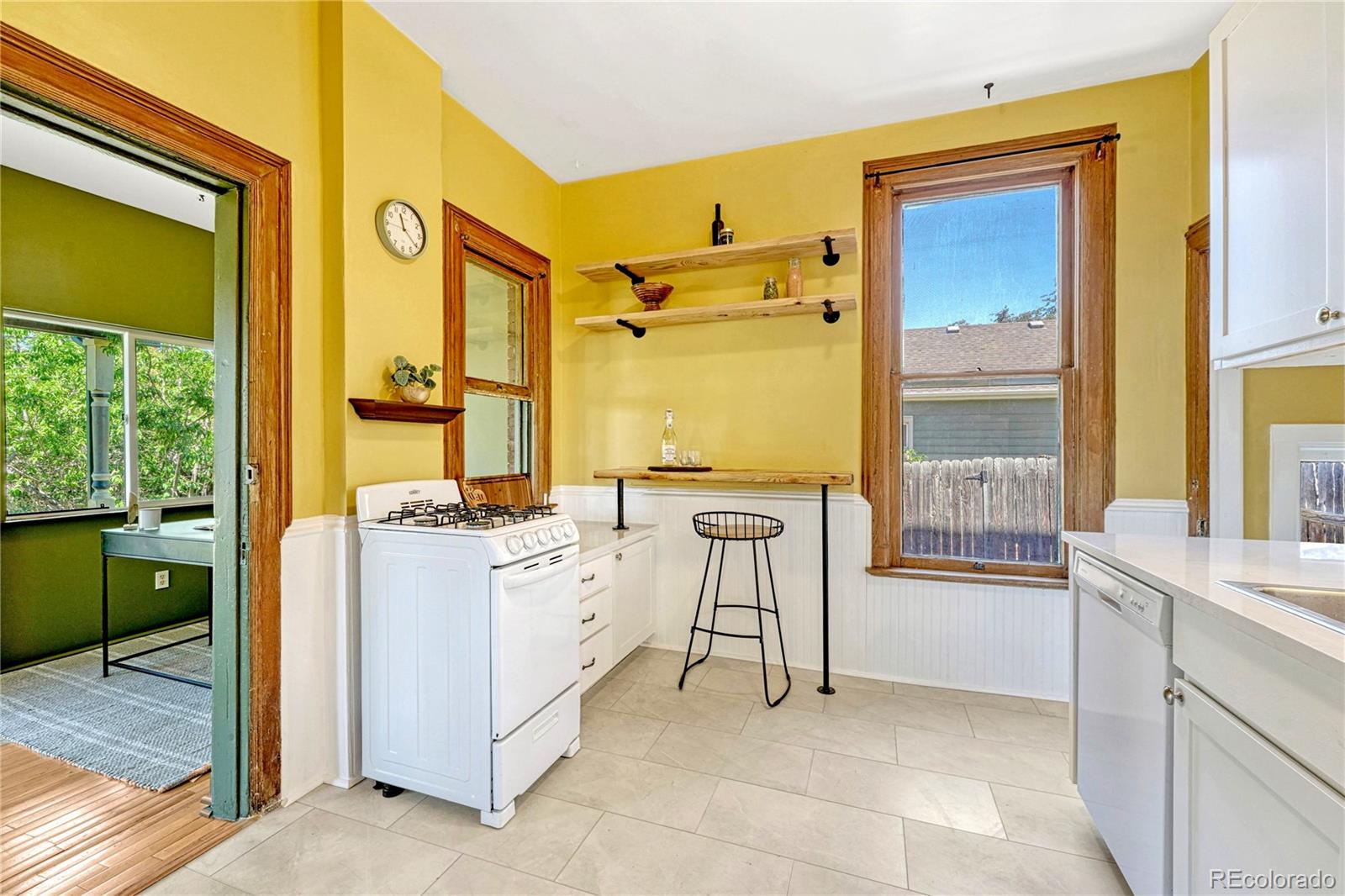 MLS Image #14 for 1557  dallas street,aurora, Colorado