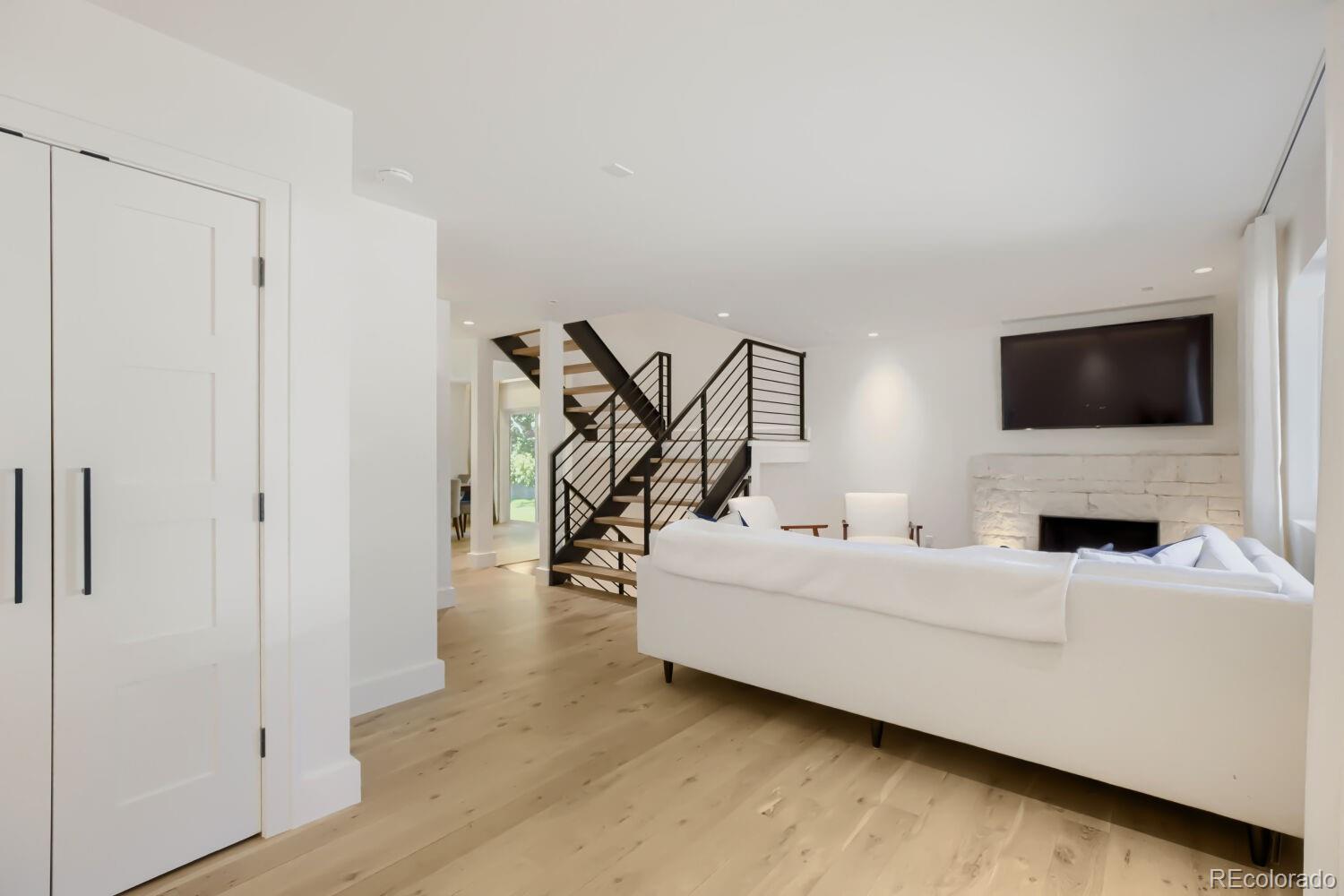MLS Image #10 for 966  welch court,golden, Colorado