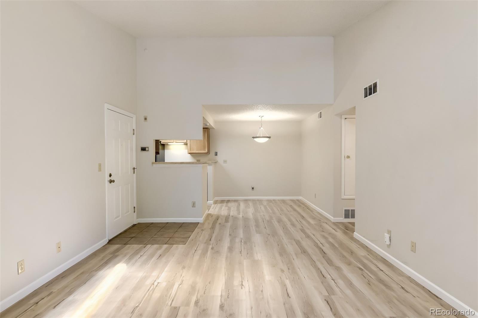 MLS Image #3 for 10253 e peakview avenue b203,englewood, Colorado