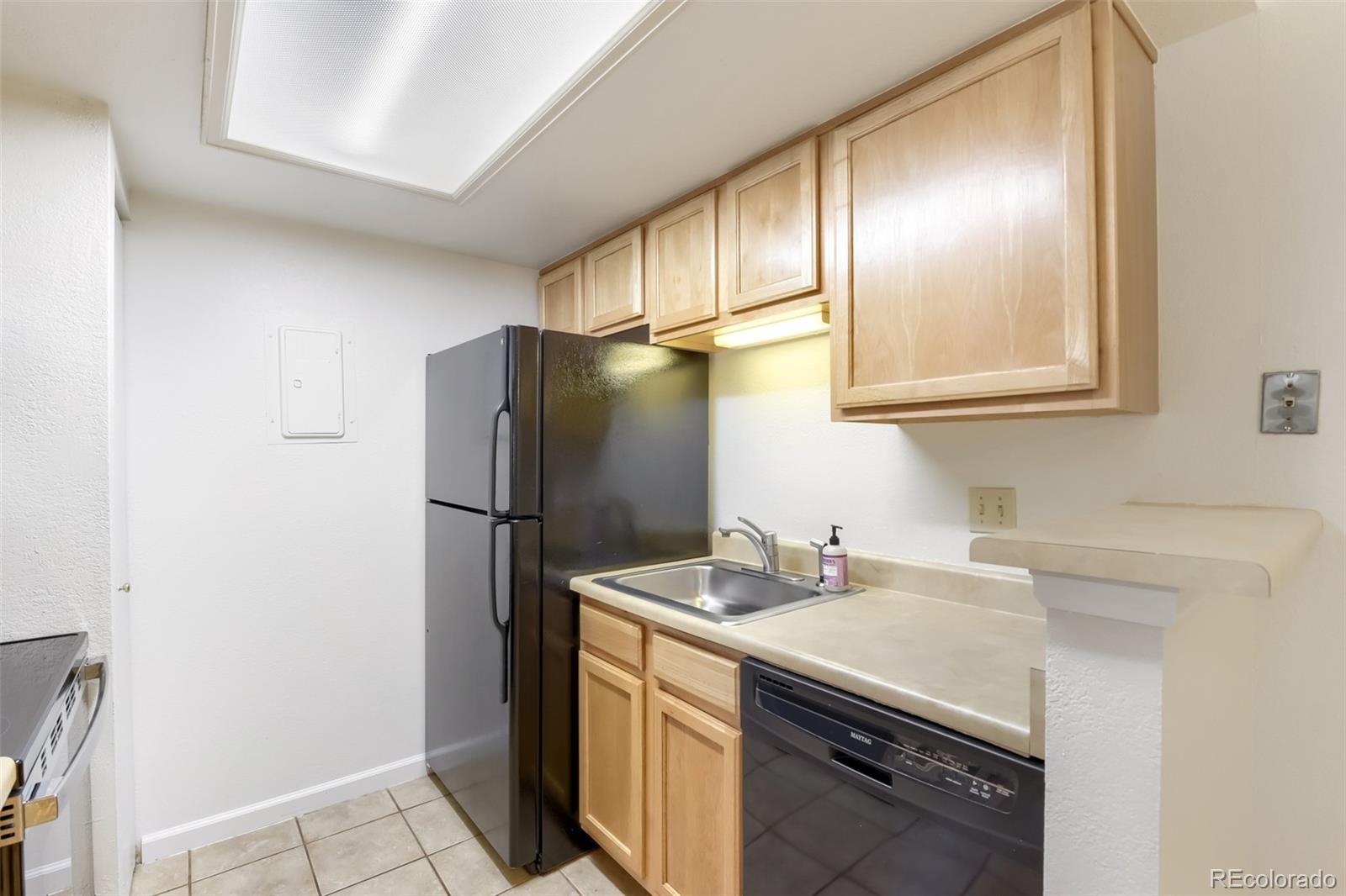 MLS Image #5 for 10253 e peakview avenue b203,englewood, Colorado