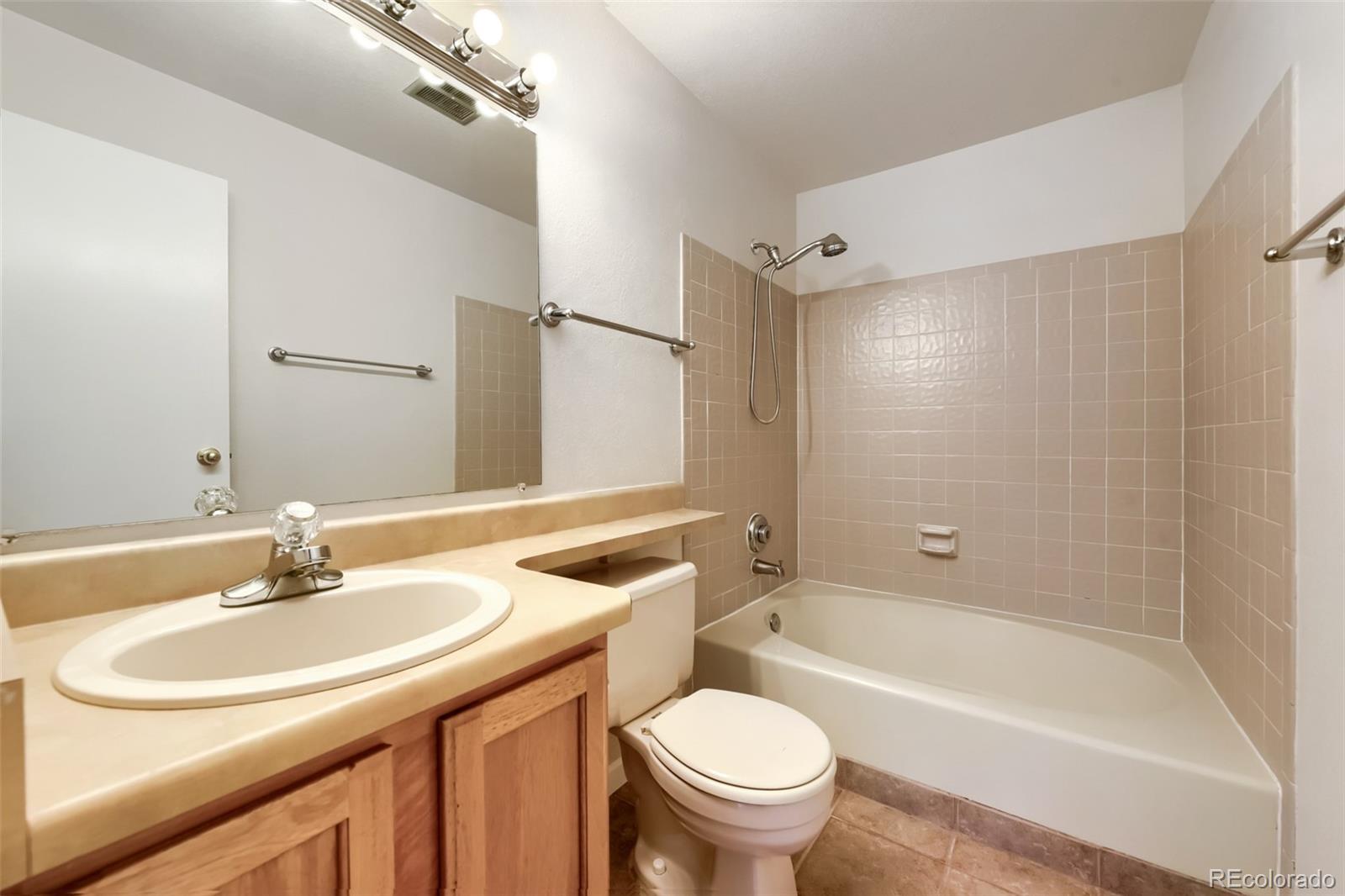 MLS Image #9 for 10253 e peakview avenue b203,englewood, Colorado