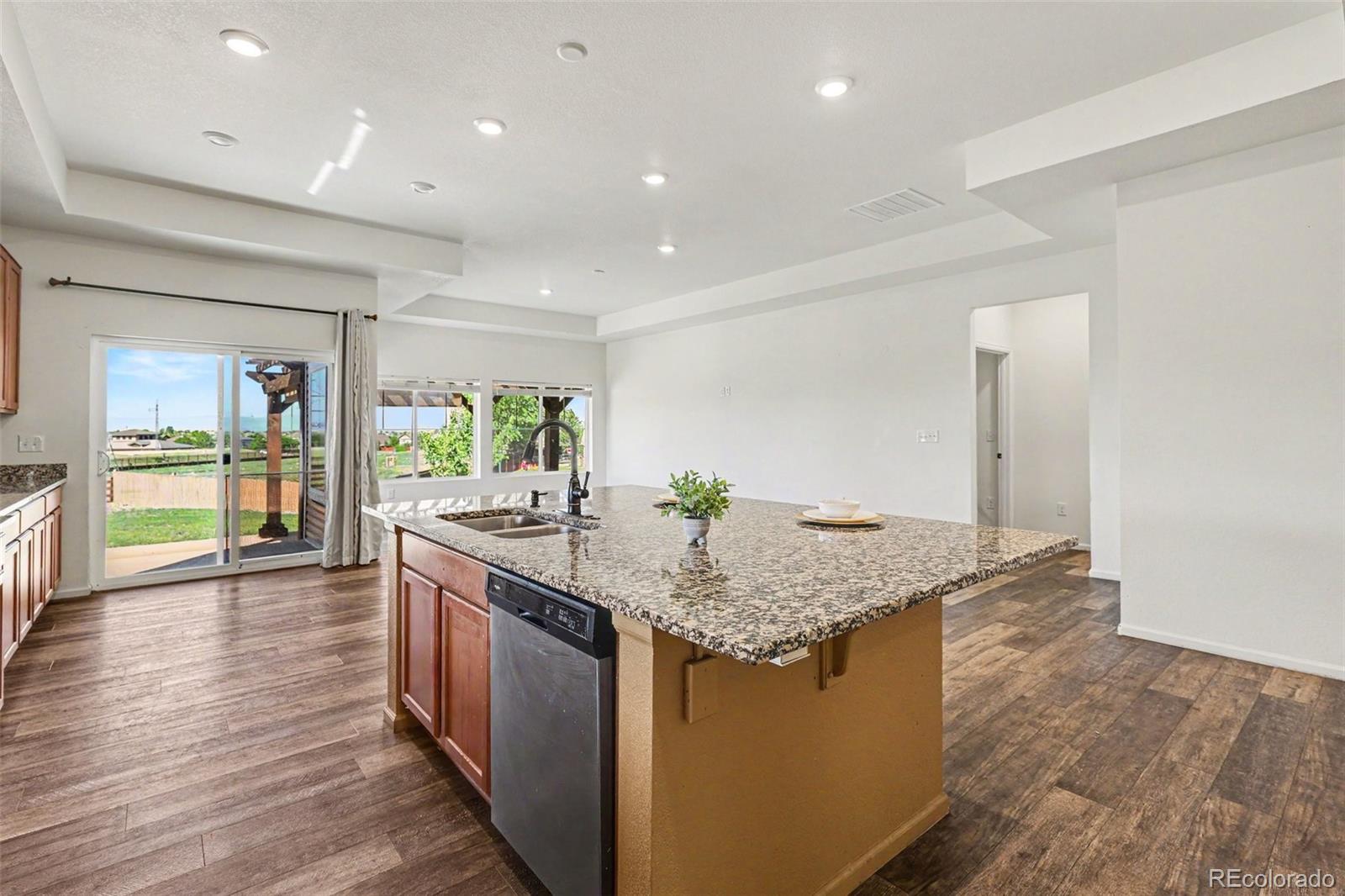 MLS Image #6 for 10303  pitkin court,commerce city, Colorado