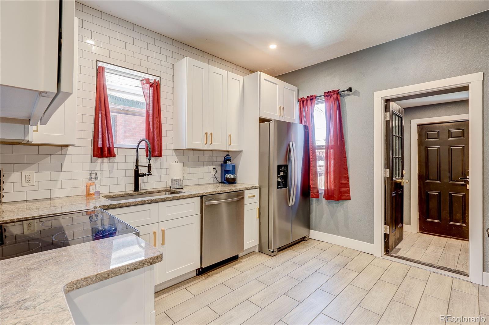 MLS Image #19 for 638 s lincoln street,denver, Colorado