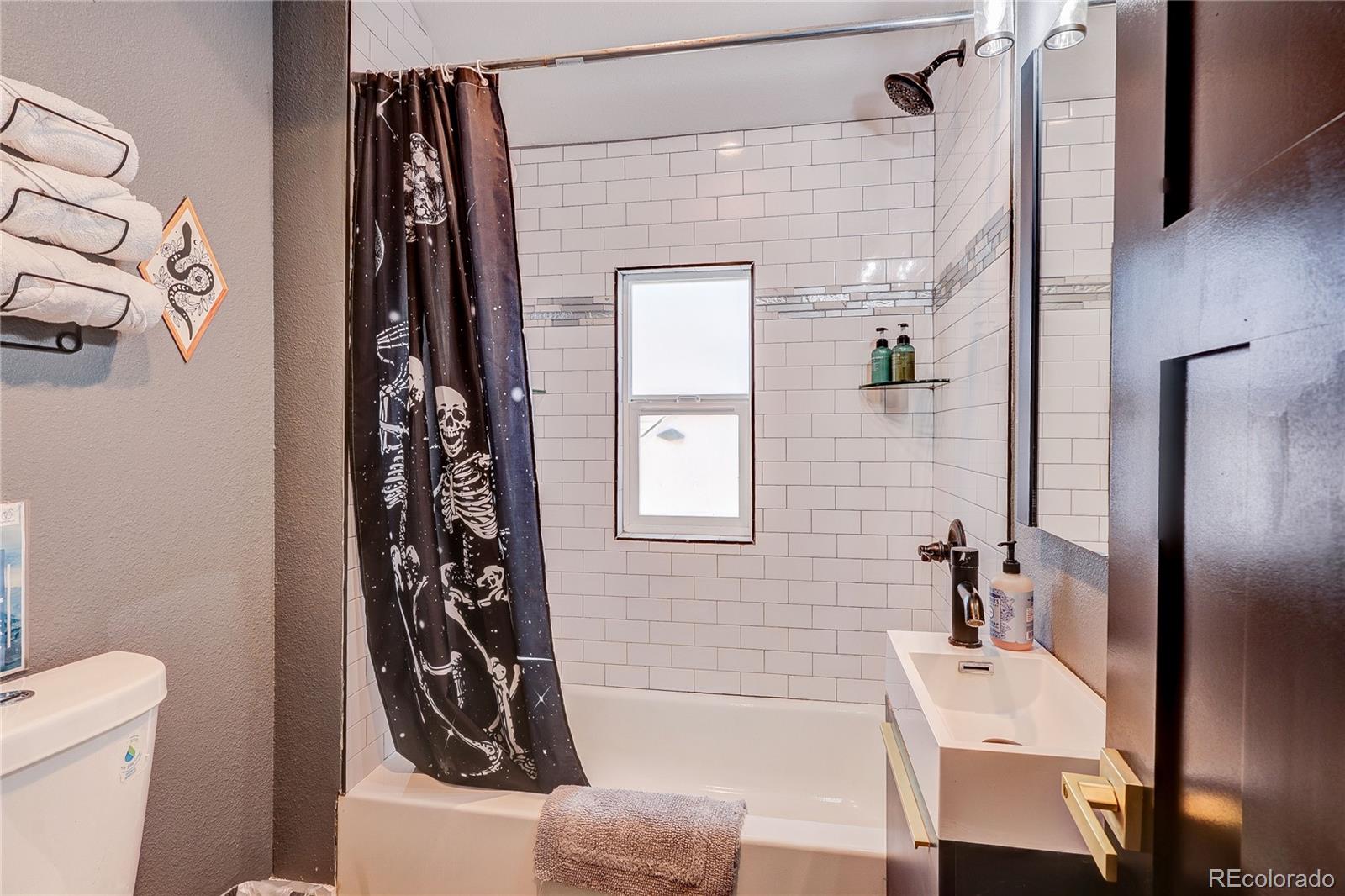 MLS Image #28 for 638 s lincoln street,denver, Colorado