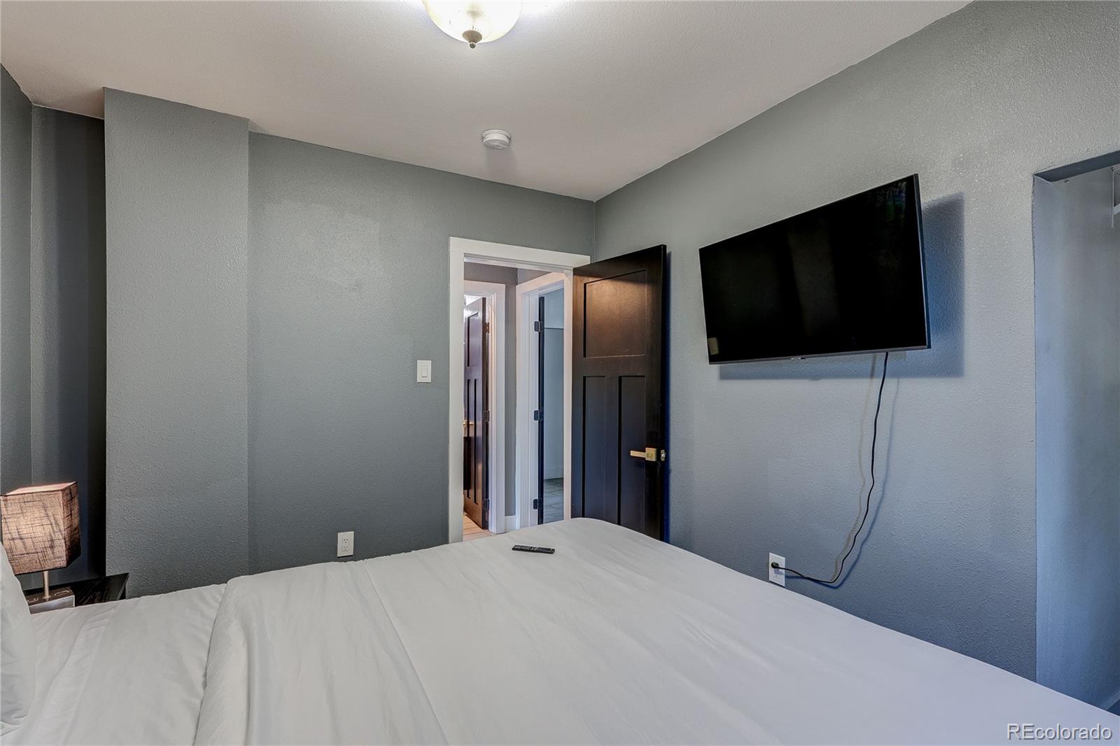 MLS Image #33 for 638 s lincoln street,denver, Colorado