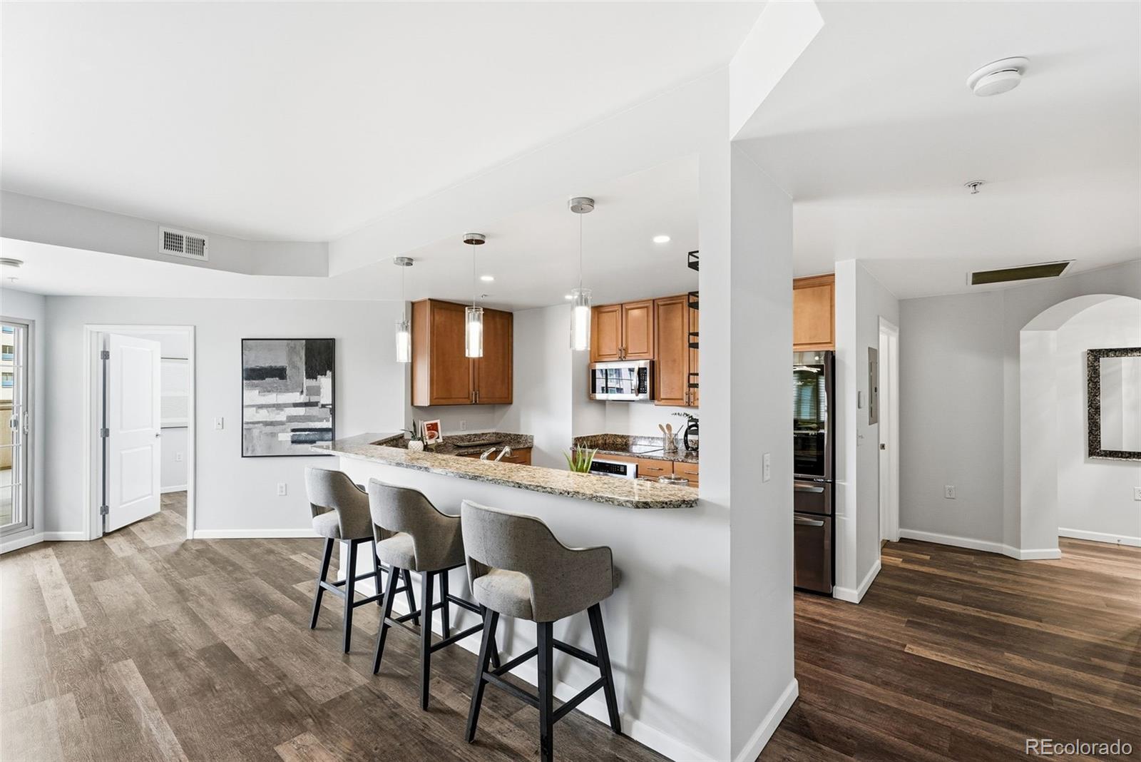 MLS Image #12 for 925 n lincoln street,denver, Colorado