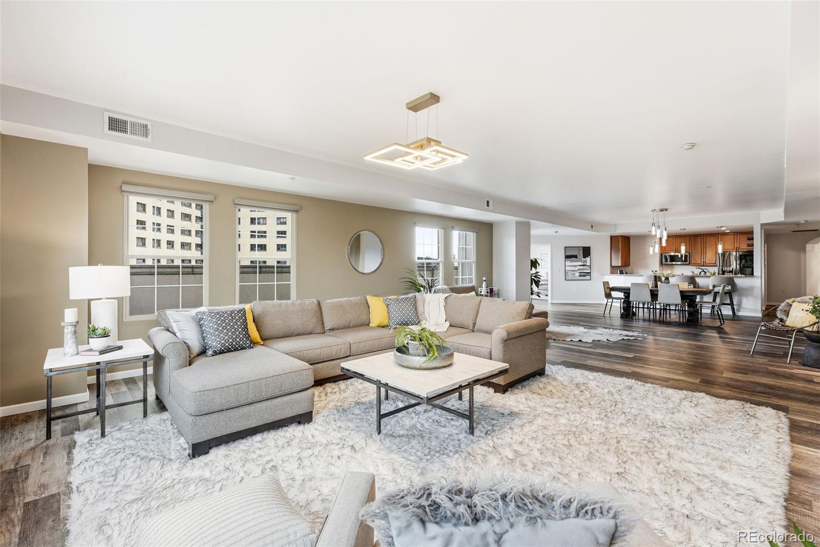 MLS Image #2 for 925 n lincoln street,denver, Colorado