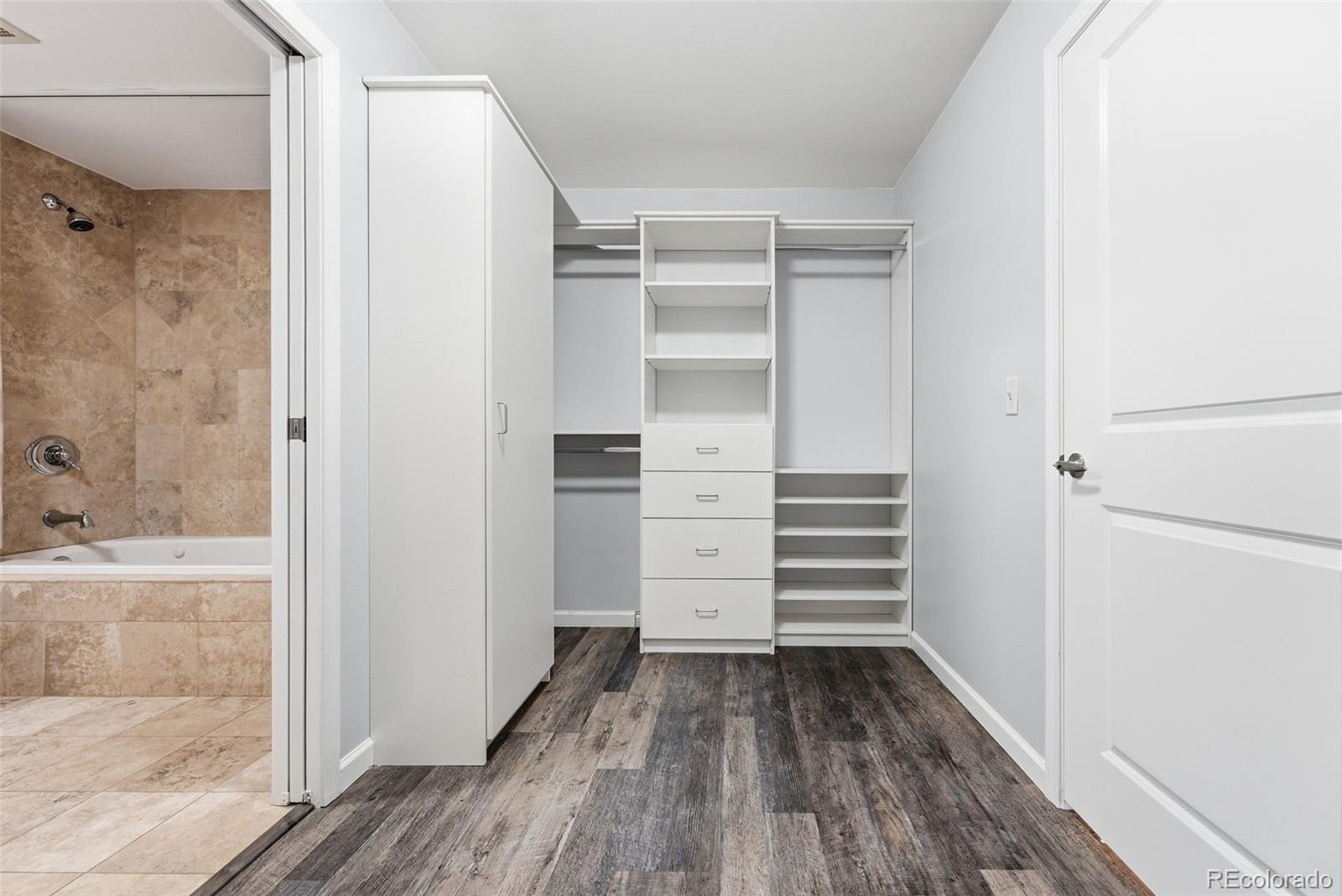 MLS Image #33 for 925 n lincoln street,denver, Colorado