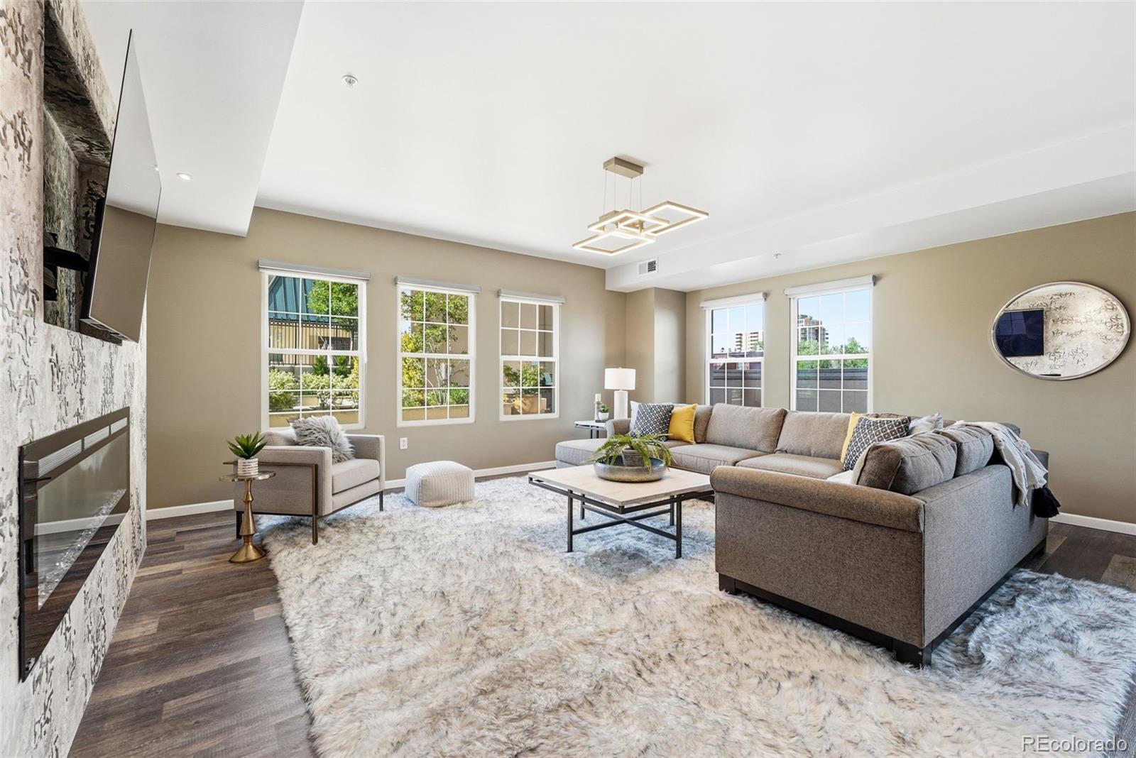 MLS Image #4 for 925 n lincoln street,denver, Colorado
