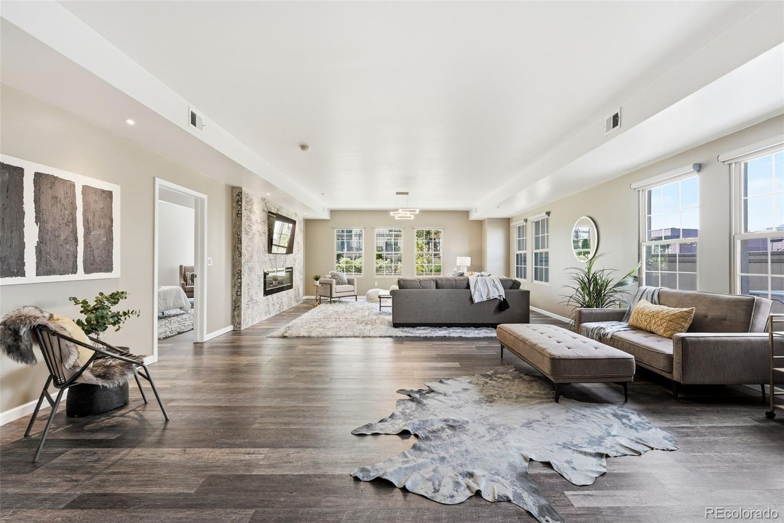MLS Image #7 for 925 n lincoln street,denver, Colorado
