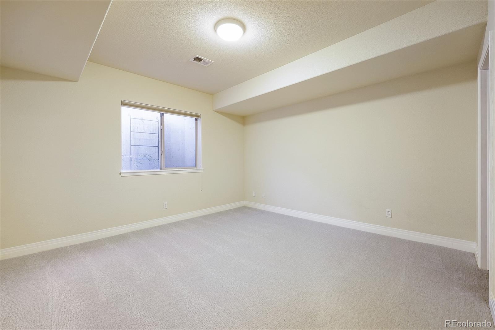 MLS Image #10 for 9731 e 34th place,denver, Colorado