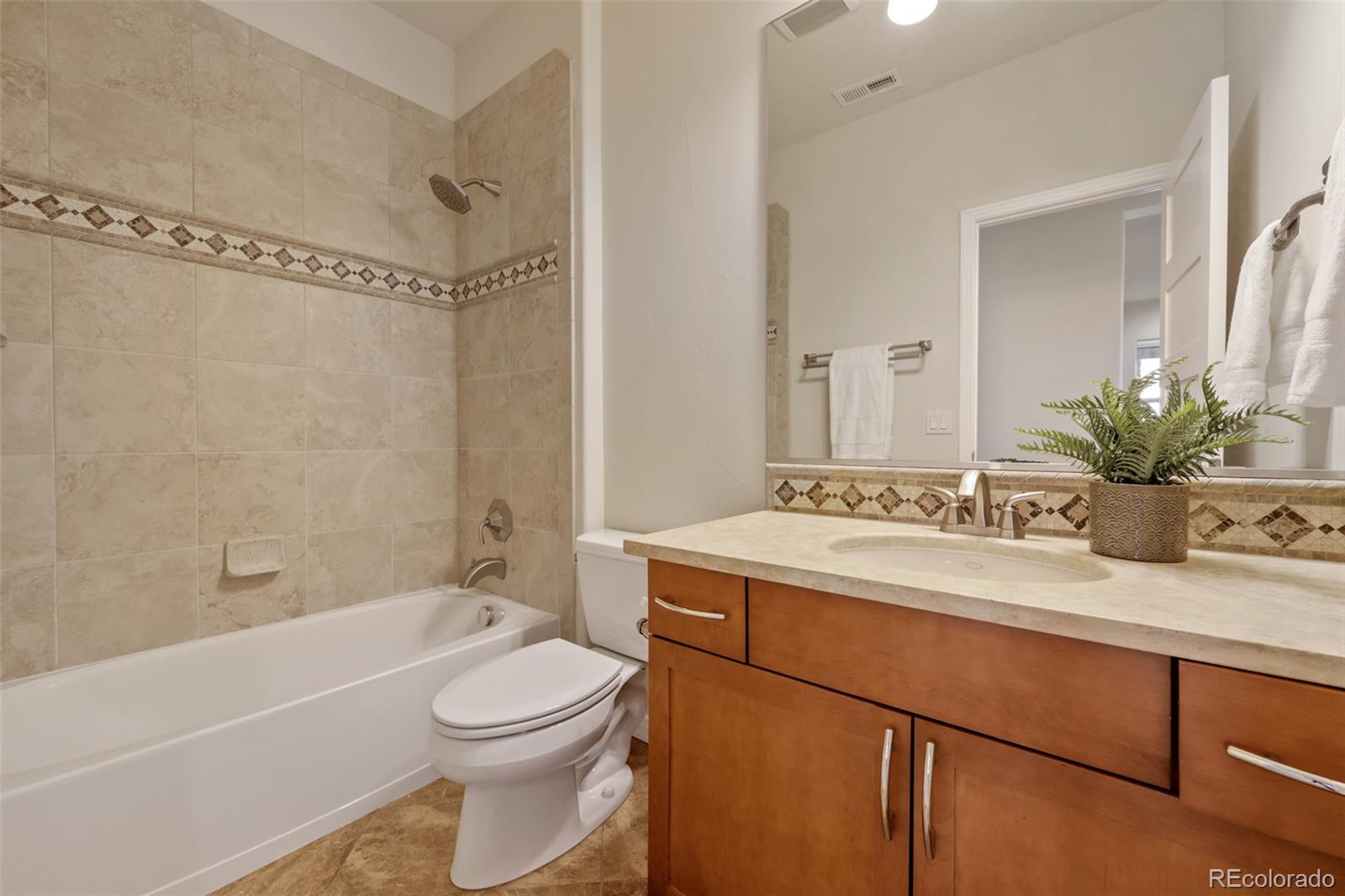 MLS Image #13 for 9731 e 34th place,denver, Colorado