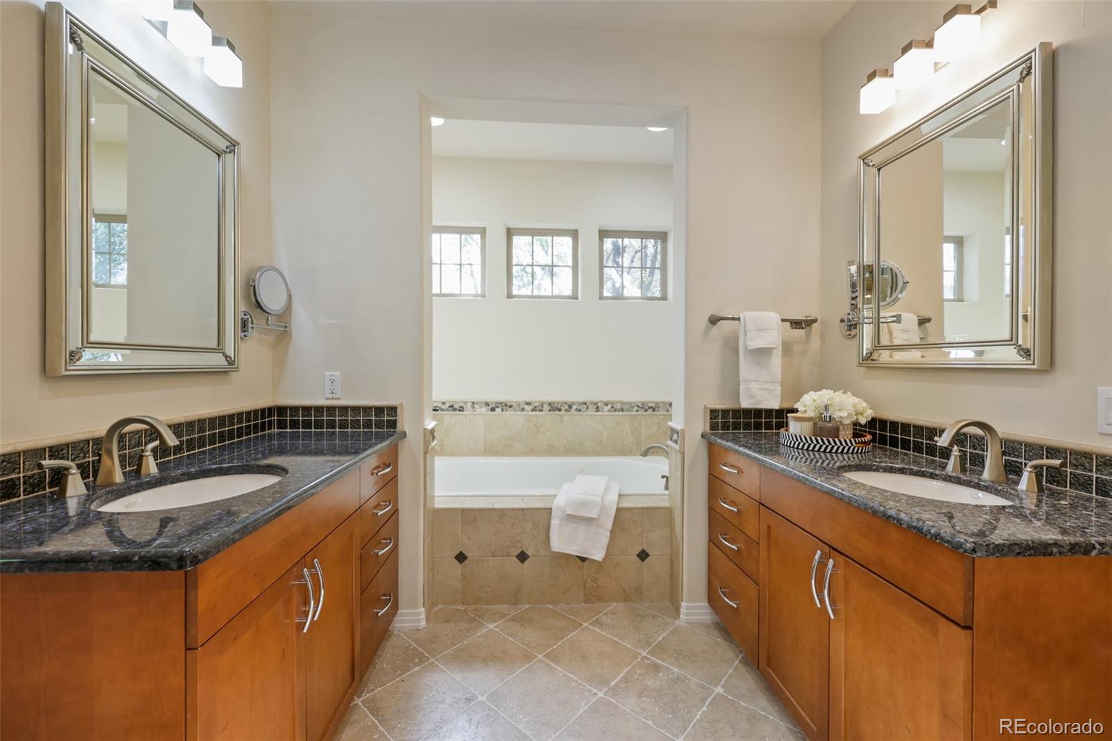 MLS Image #14 for 9731 e 34th place,denver, Colorado