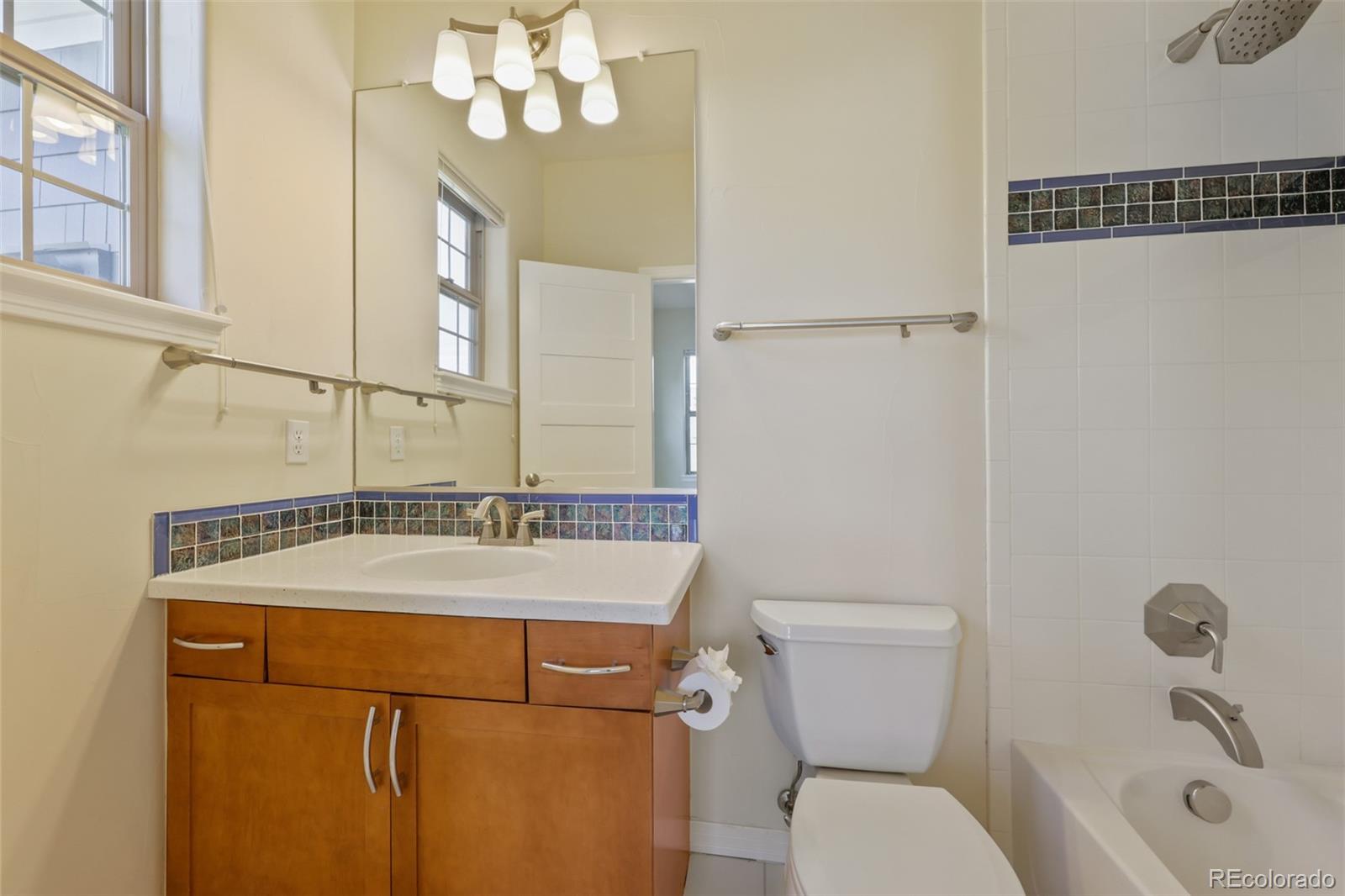 MLS Image #16 for 9731 e 34th place,denver, Colorado