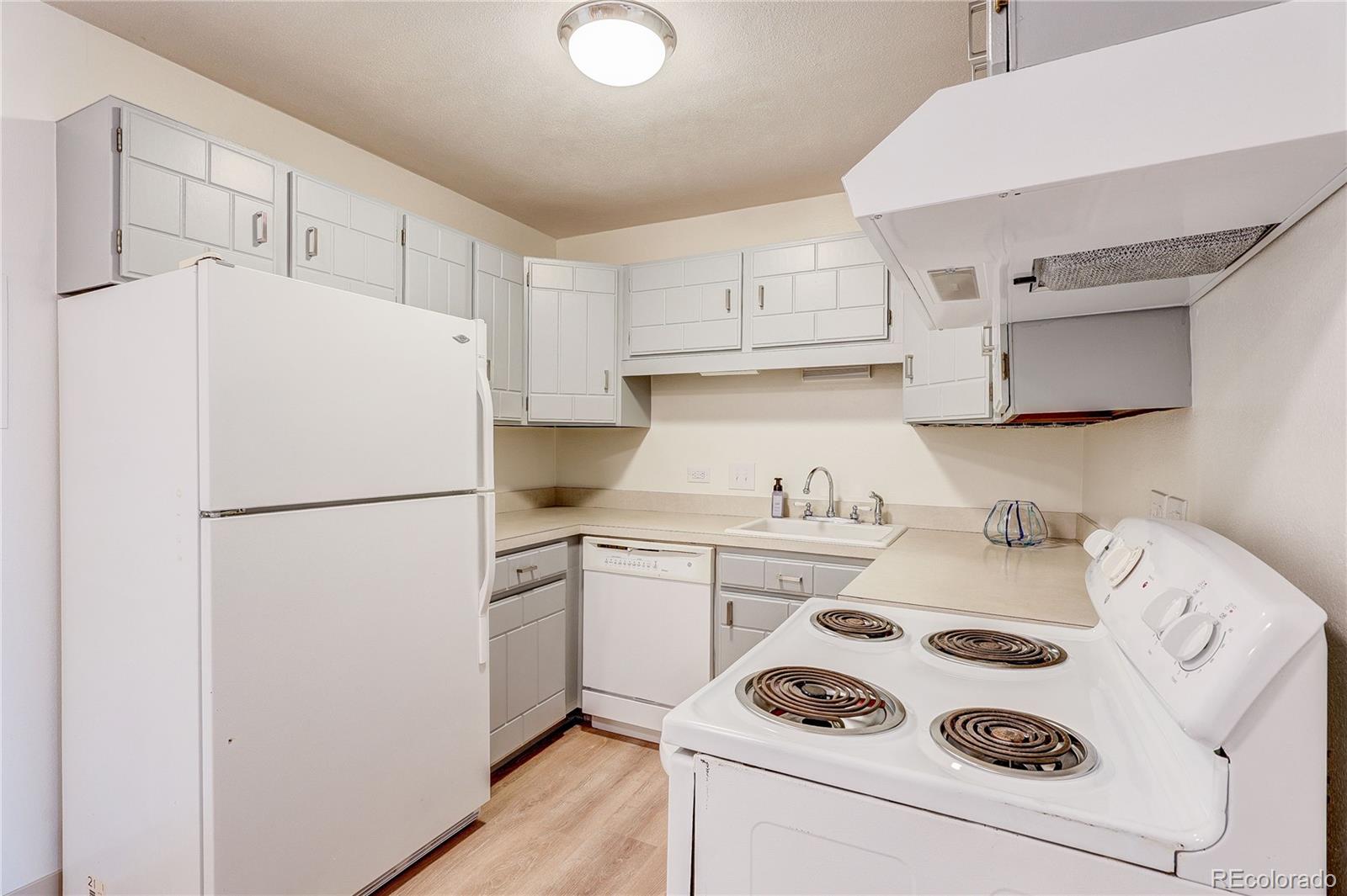 MLS Image #6 for 7801 w 35th avenue,wheat ridge, Colorado