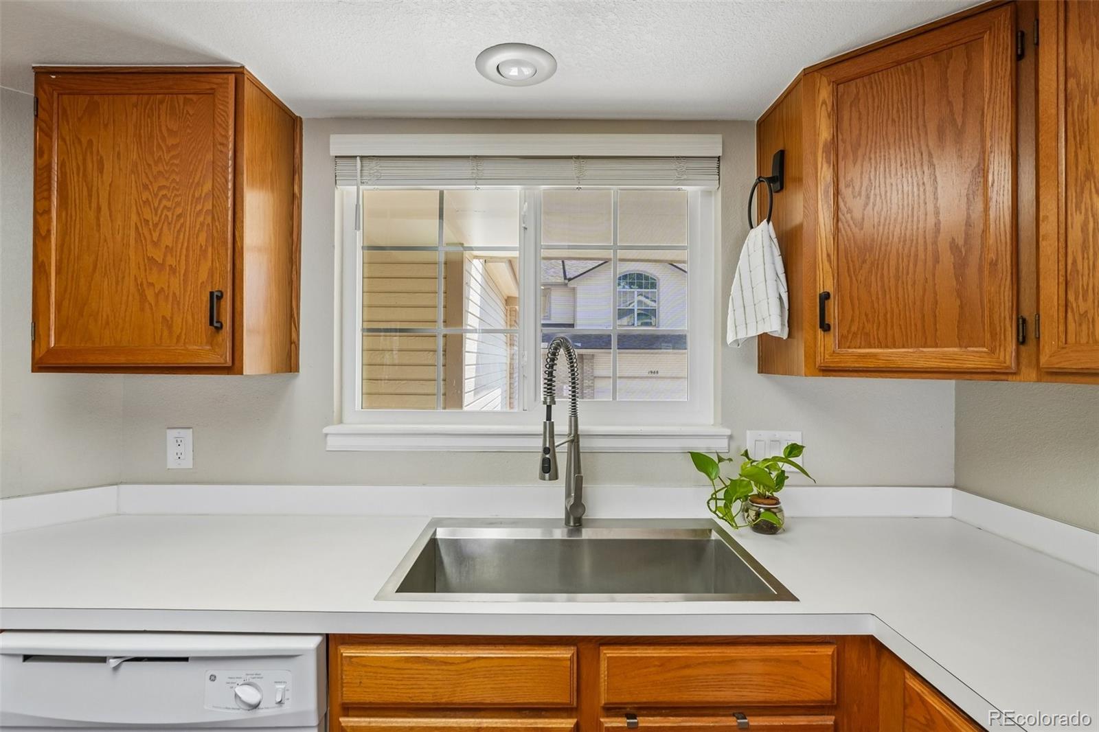 MLS Image #11 for 1983 s xenia way,denver, Colorado