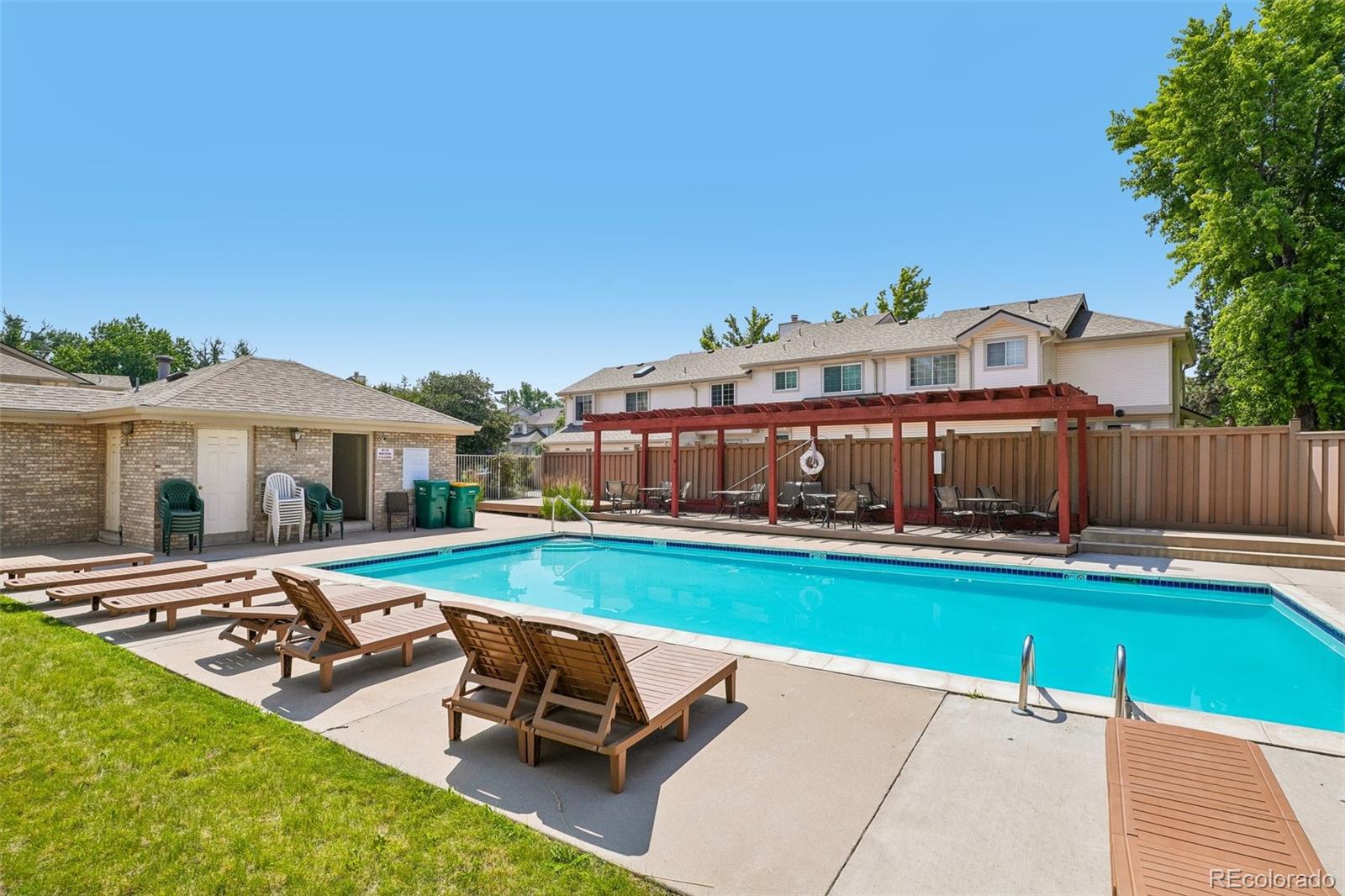 MLS Image #40 for 1983 s xenia way,denver, Colorado