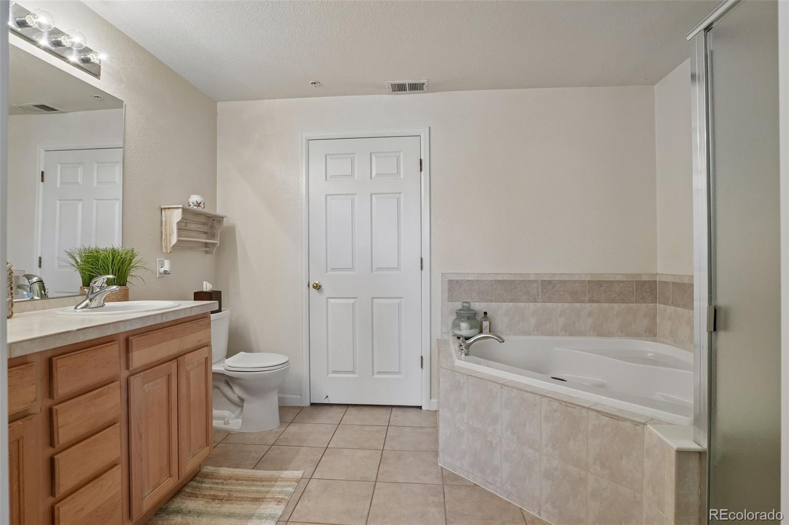 MLS Image #23 for 1767 n pearl street,denver, Colorado