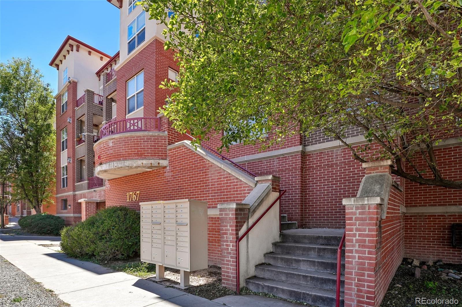 MLS Image #4 for 1767 n pearl street,denver, Colorado
