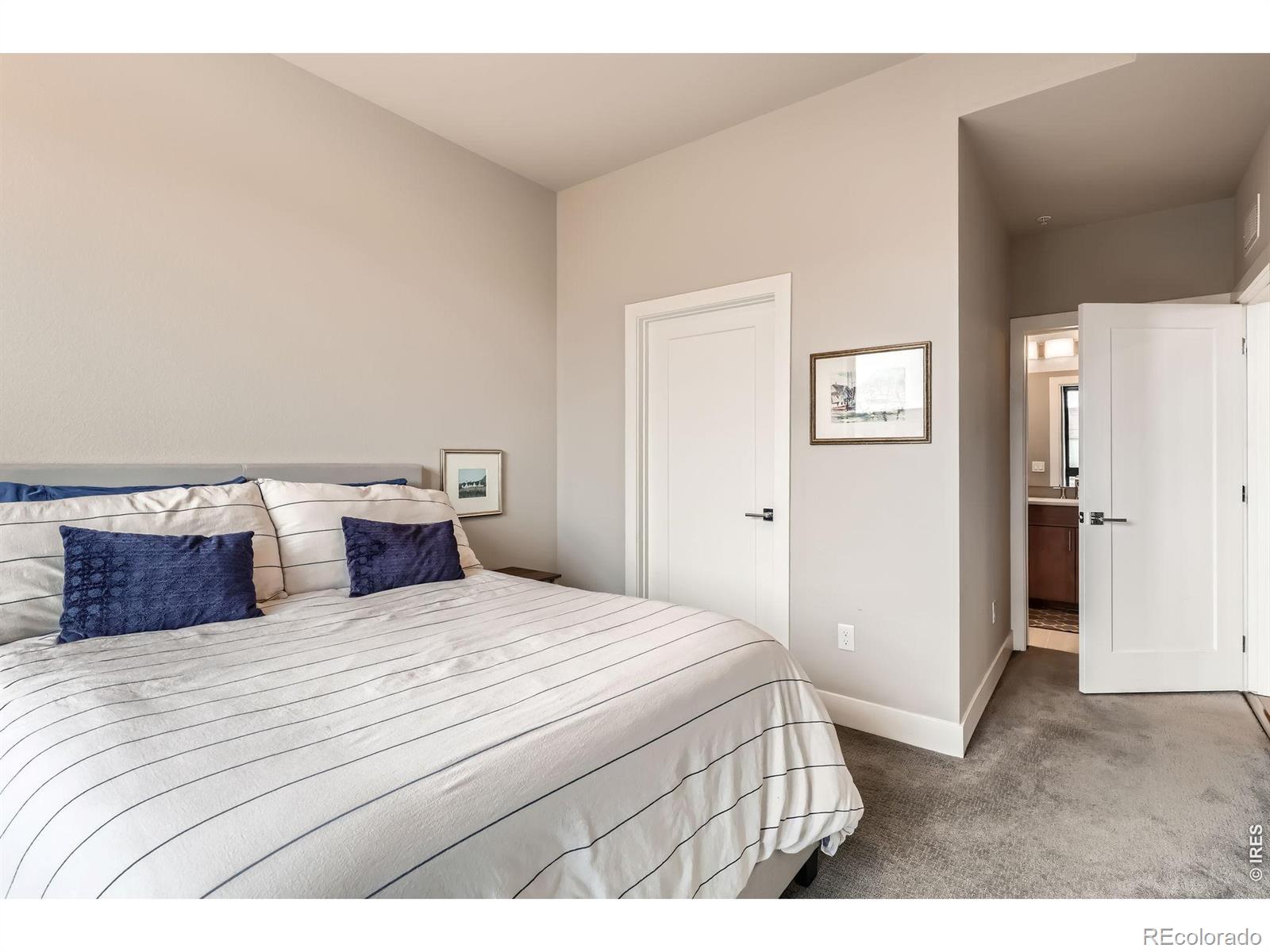 MLS Image #12 for 6618 e lowry boulevard,denver, Colorado