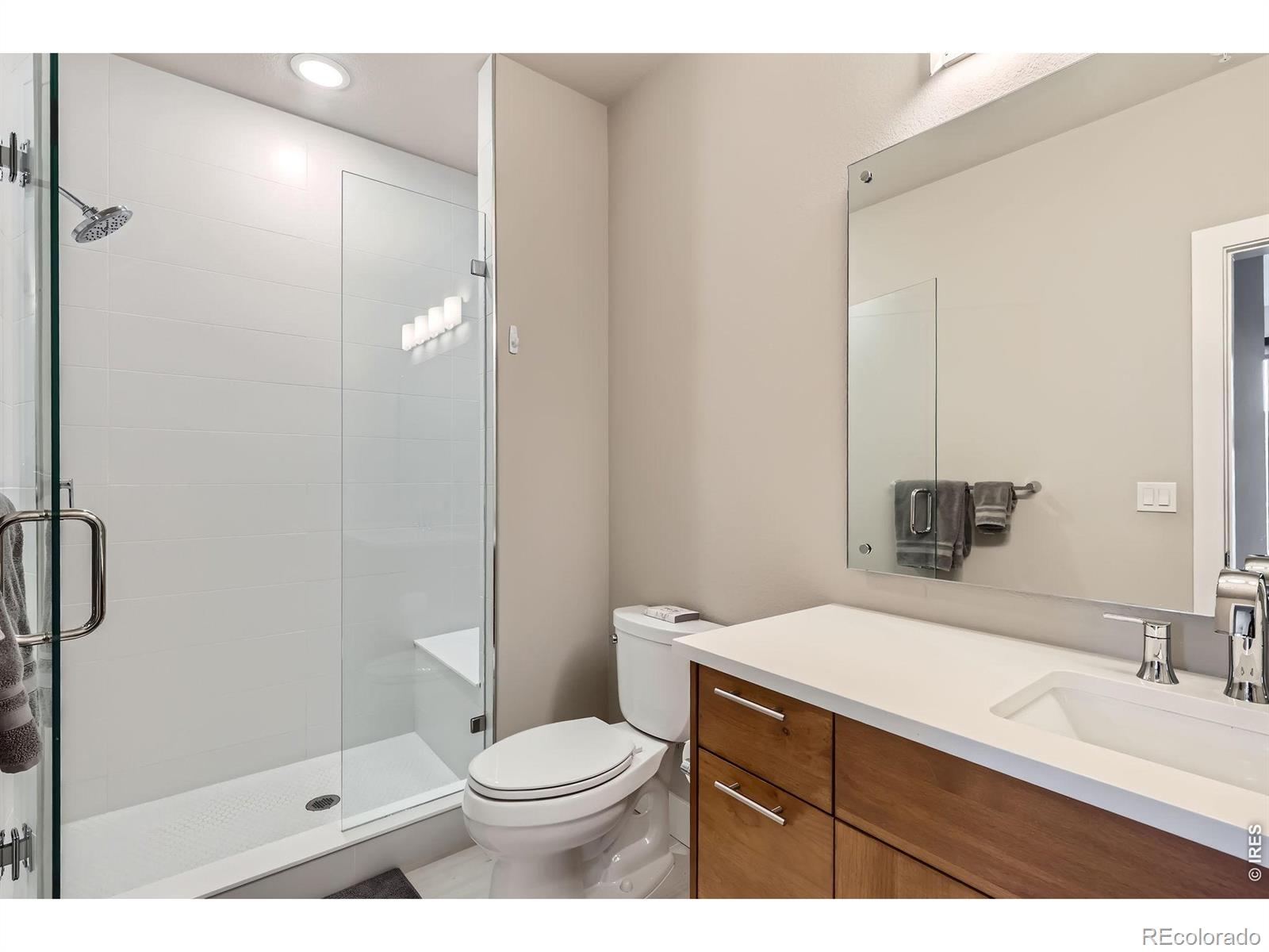 MLS Image #13 for 6618 e lowry boulevard,denver, Colorado