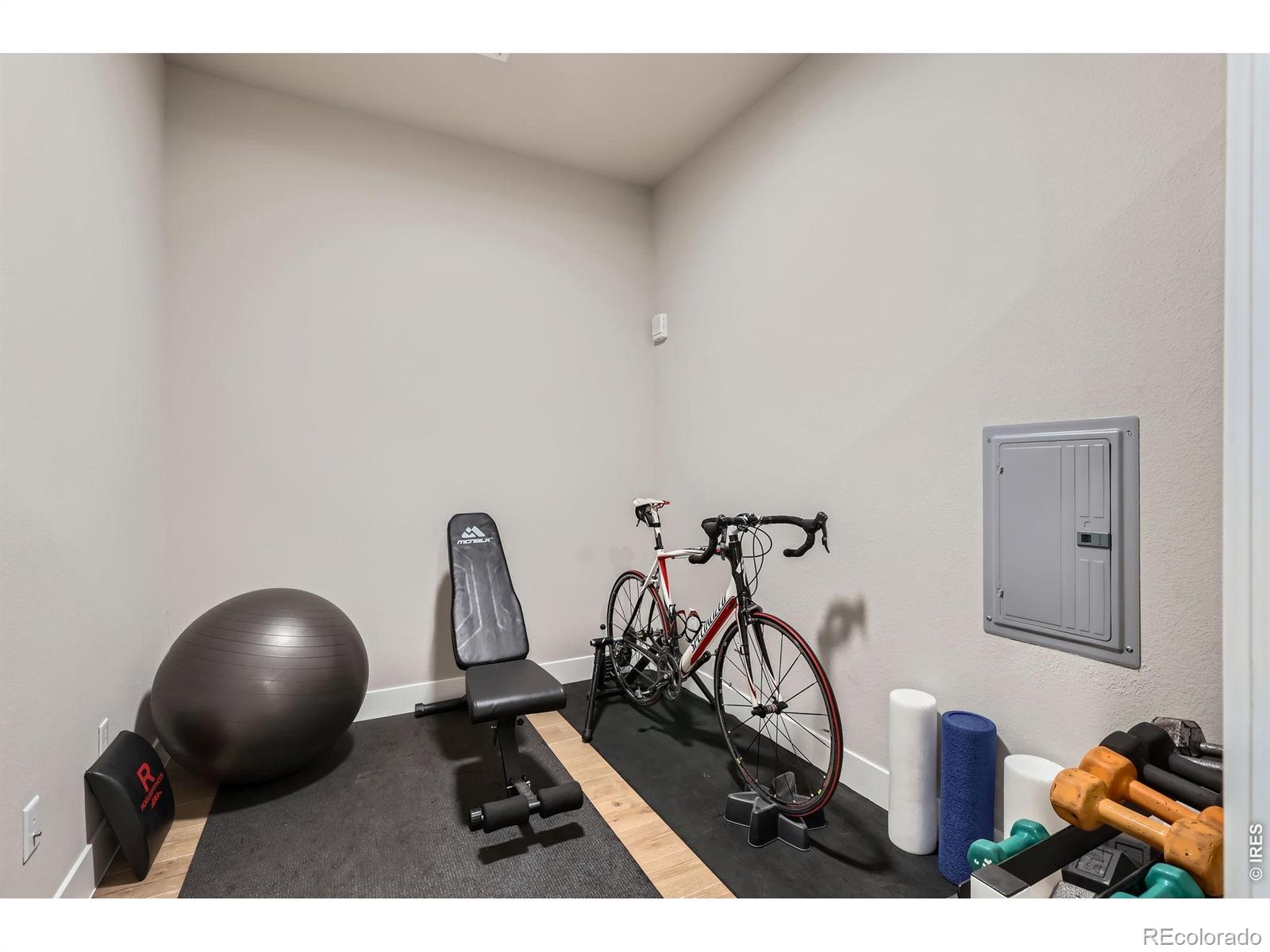 MLS Image #15 for 6618 e lowry boulevard,denver, Colorado