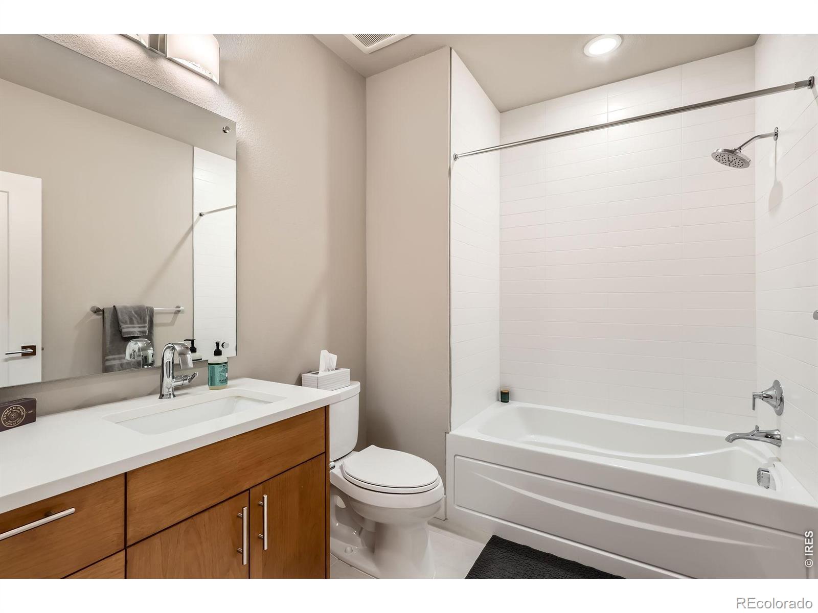 MLS Image #17 for 6618 e lowry boulevard,denver, Colorado