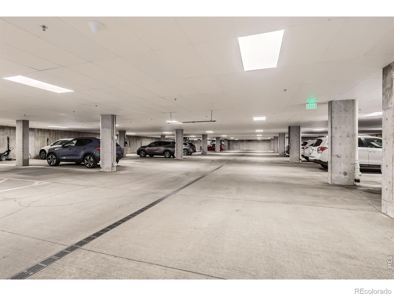 MLS Image #21 for 6618 e lowry boulevard,denver, Colorado