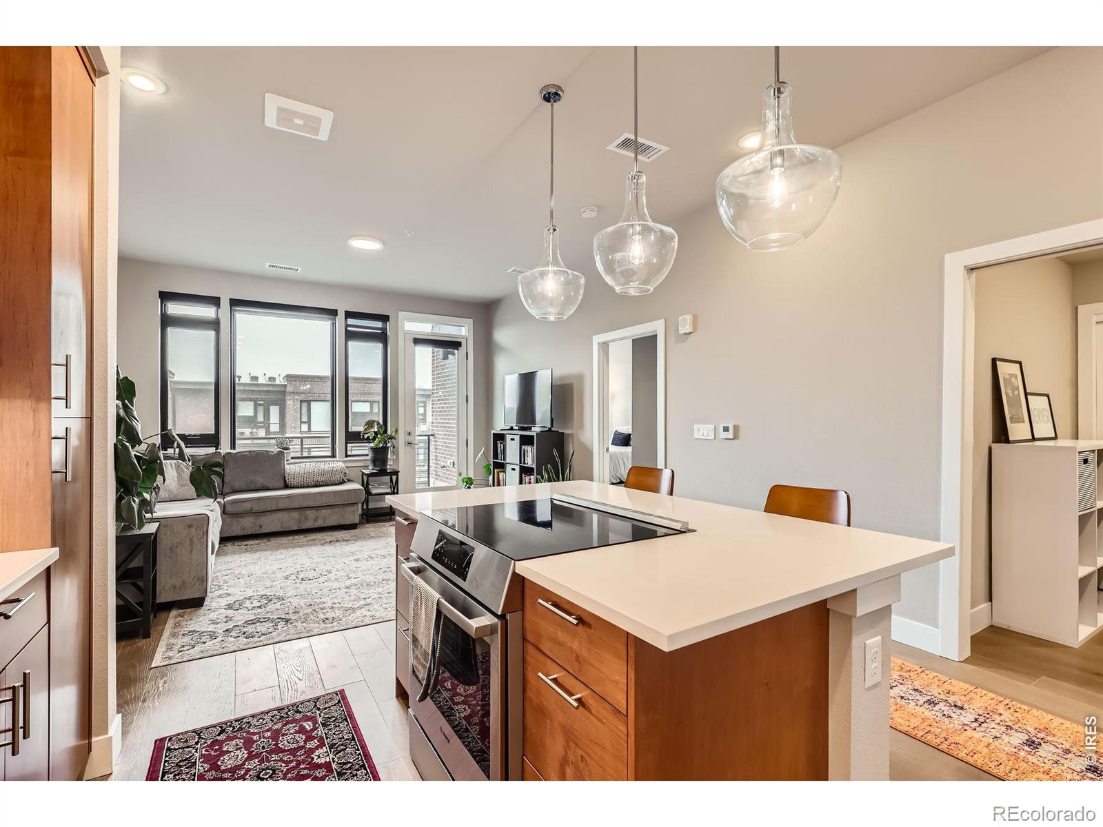 MLS Image #6 for 6618 e lowry boulevard,denver, Colorado