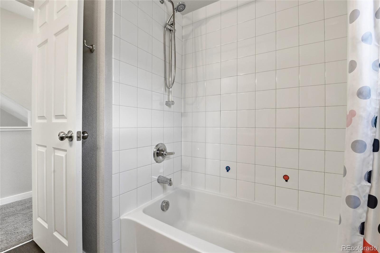MLS Image #25 for 17975 e 54th avenue,aurora, Colorado