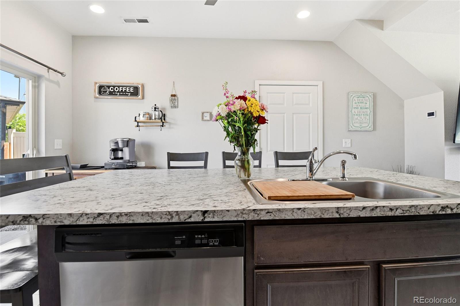 MLS Image #7 for 17975 e 54th avenue,aurora, Colorado