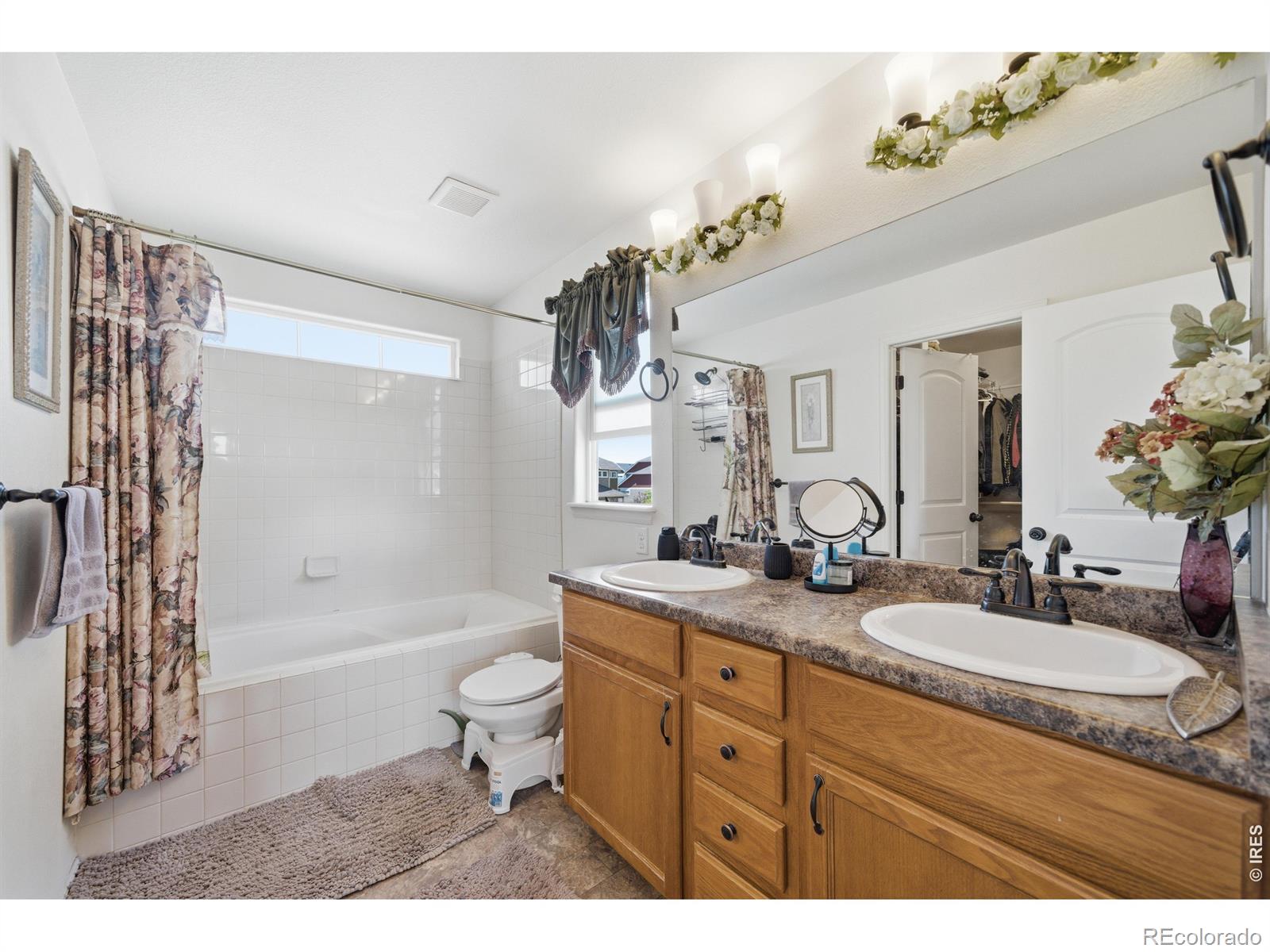 MLS Image #19 for 7506  back stretch drive,wellington, Colorado