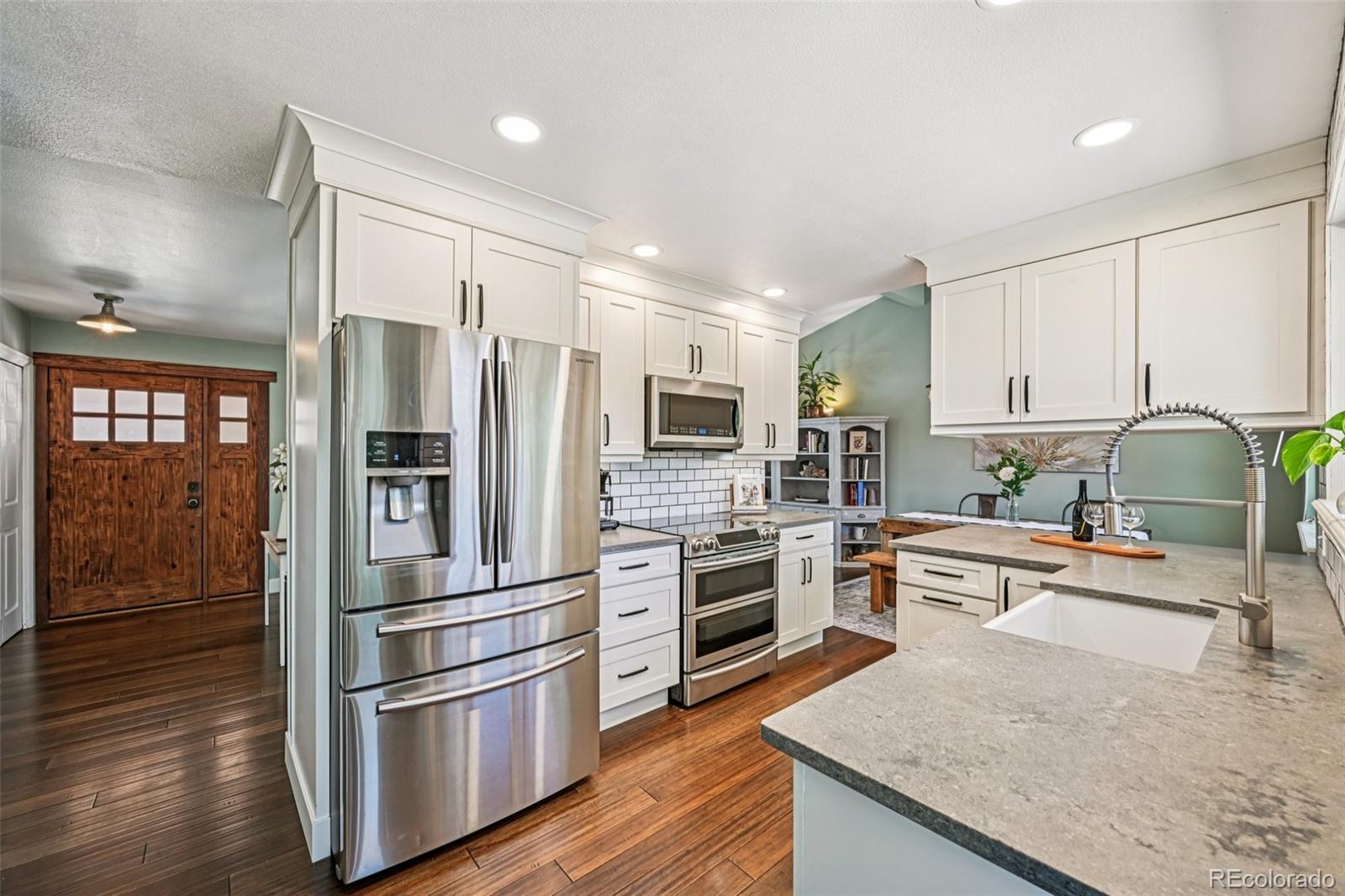 MLS Image #2 for 5873 w maplewood drive,littleton, Colorado