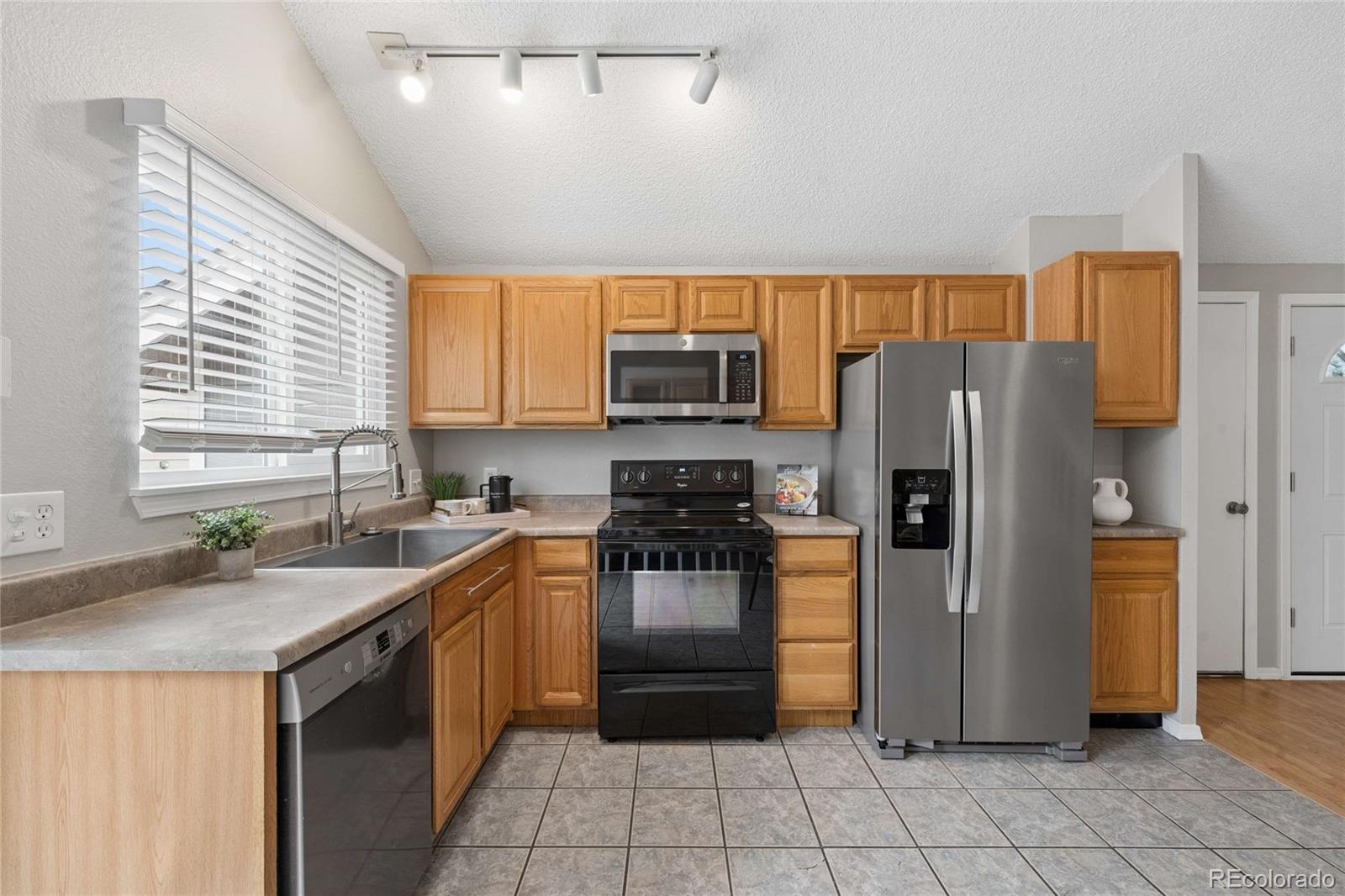 MLS Image #7 for 3734  canterbury circle,broomfield, Colorado