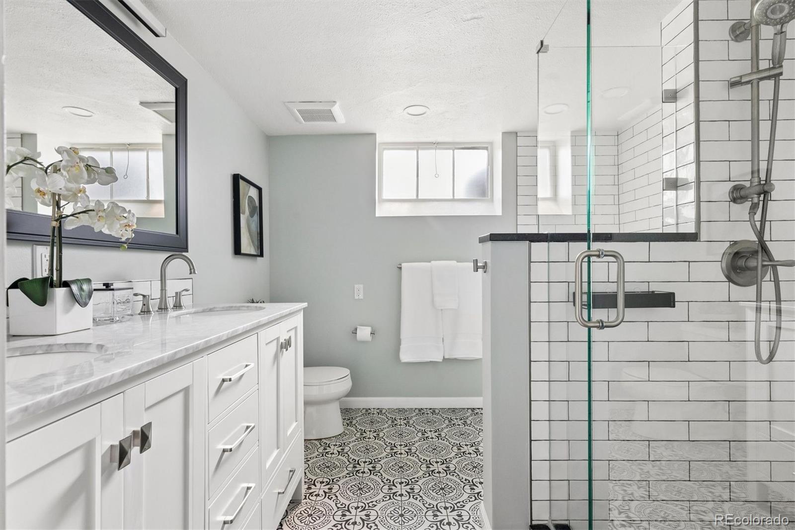 MLS Image #16 for 450  elm street,denver, Colorado
