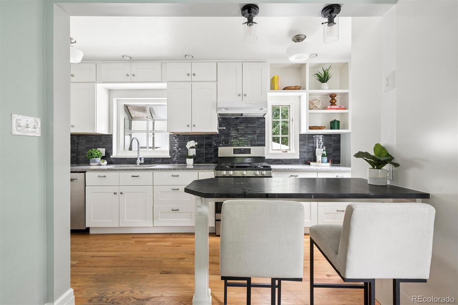 MLS Image #7 for 450  elm street,denver, Colorado