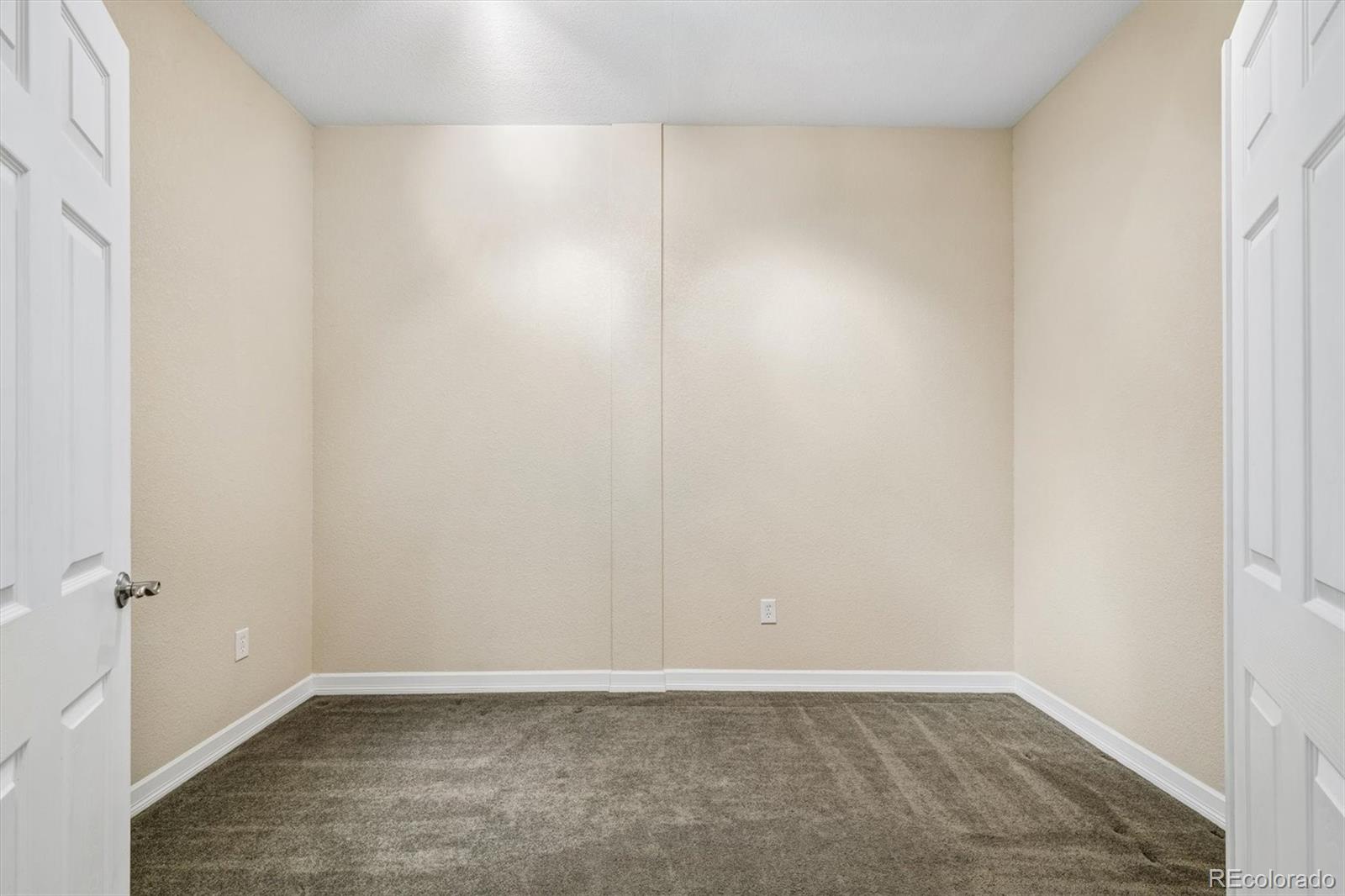 MLS Image #10 for 2200 s university boulevard,denver, Colorado