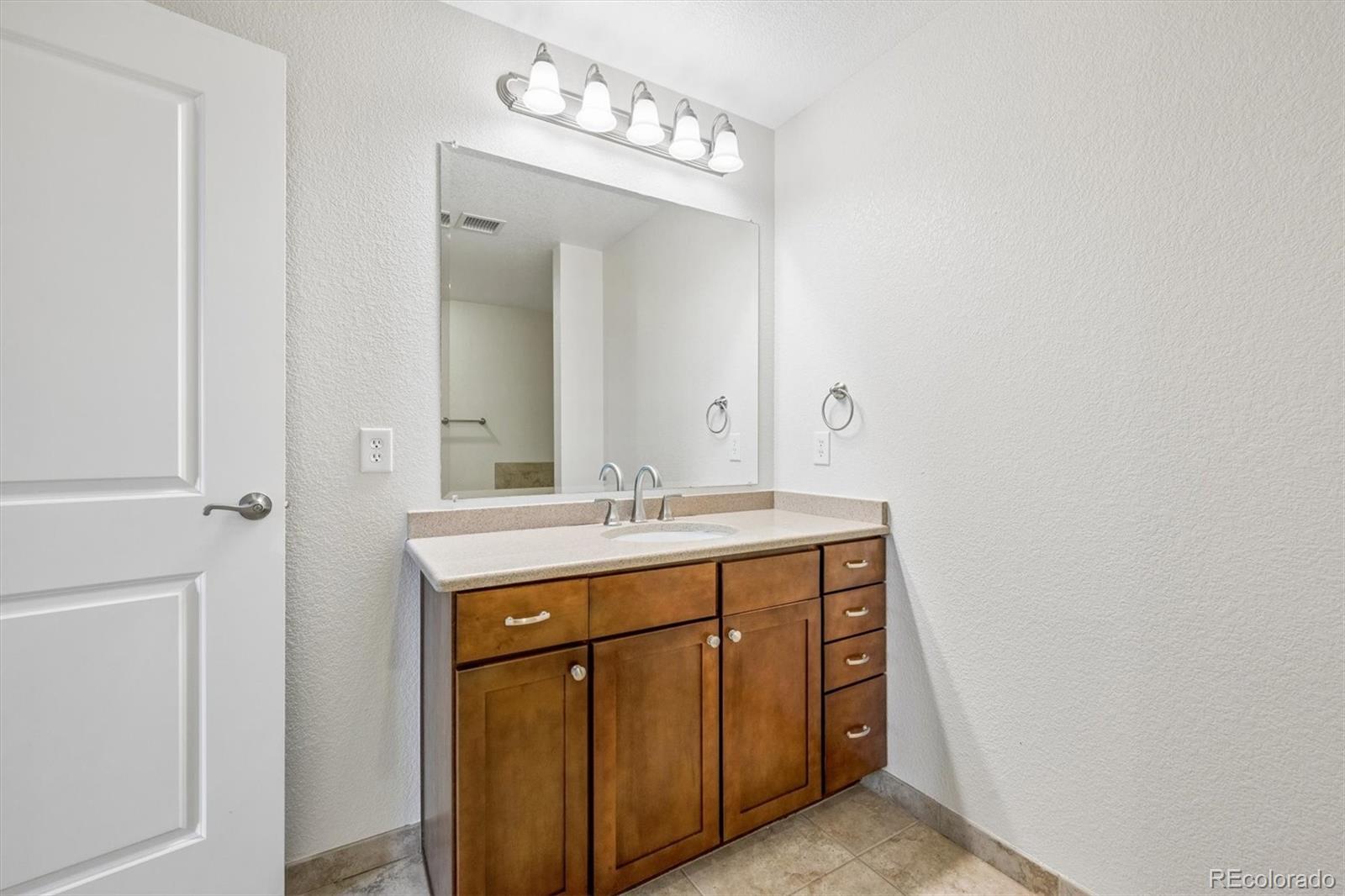 MLS Image #19 for 2200 s university boulevard,denver, Colorado