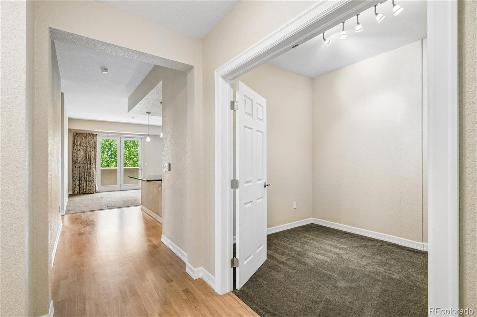 MLS Image #8 for 2200 s university boulevard,denver, Colorado