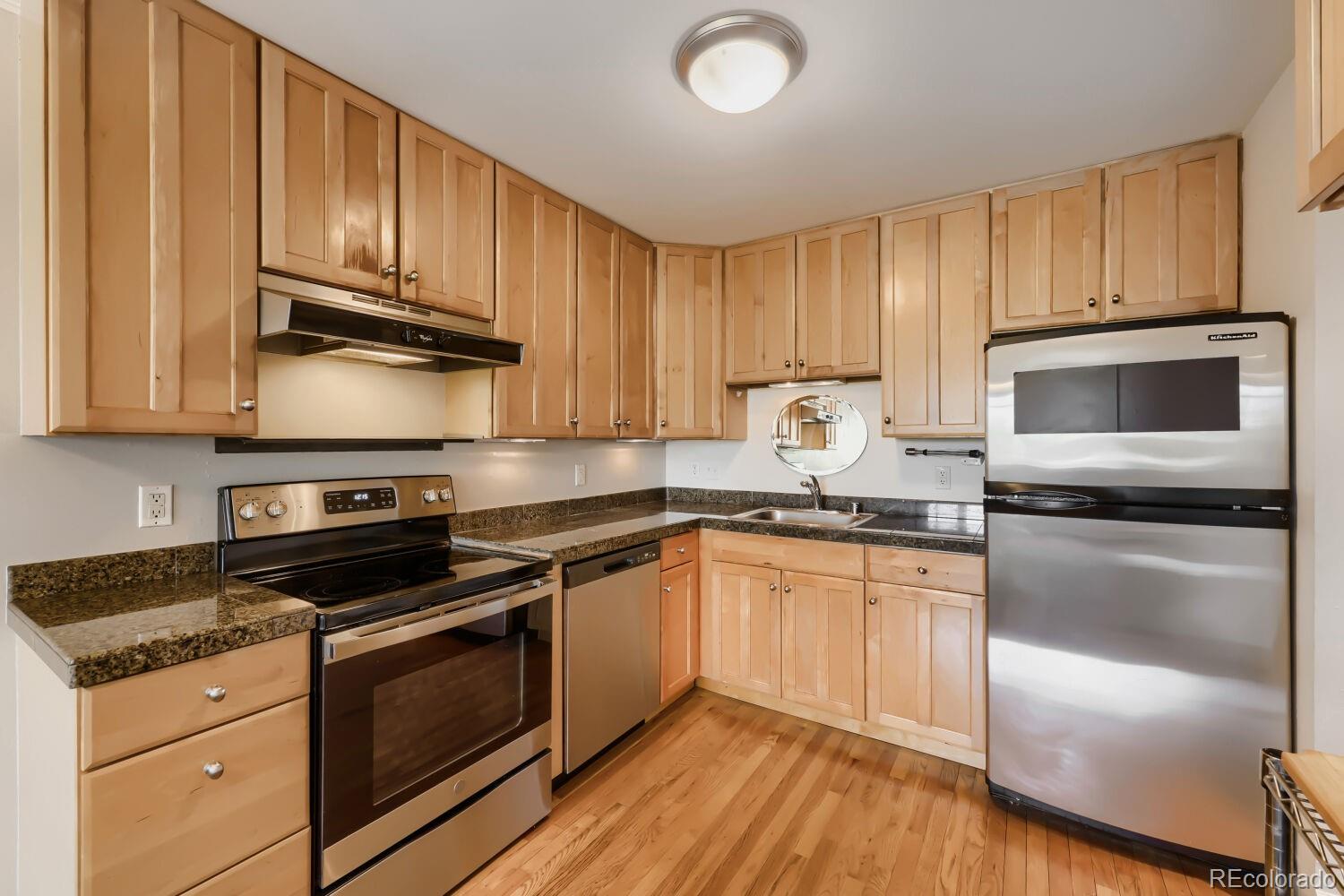 MLS Image #8 for 969 s pearl street,denver, Colorado