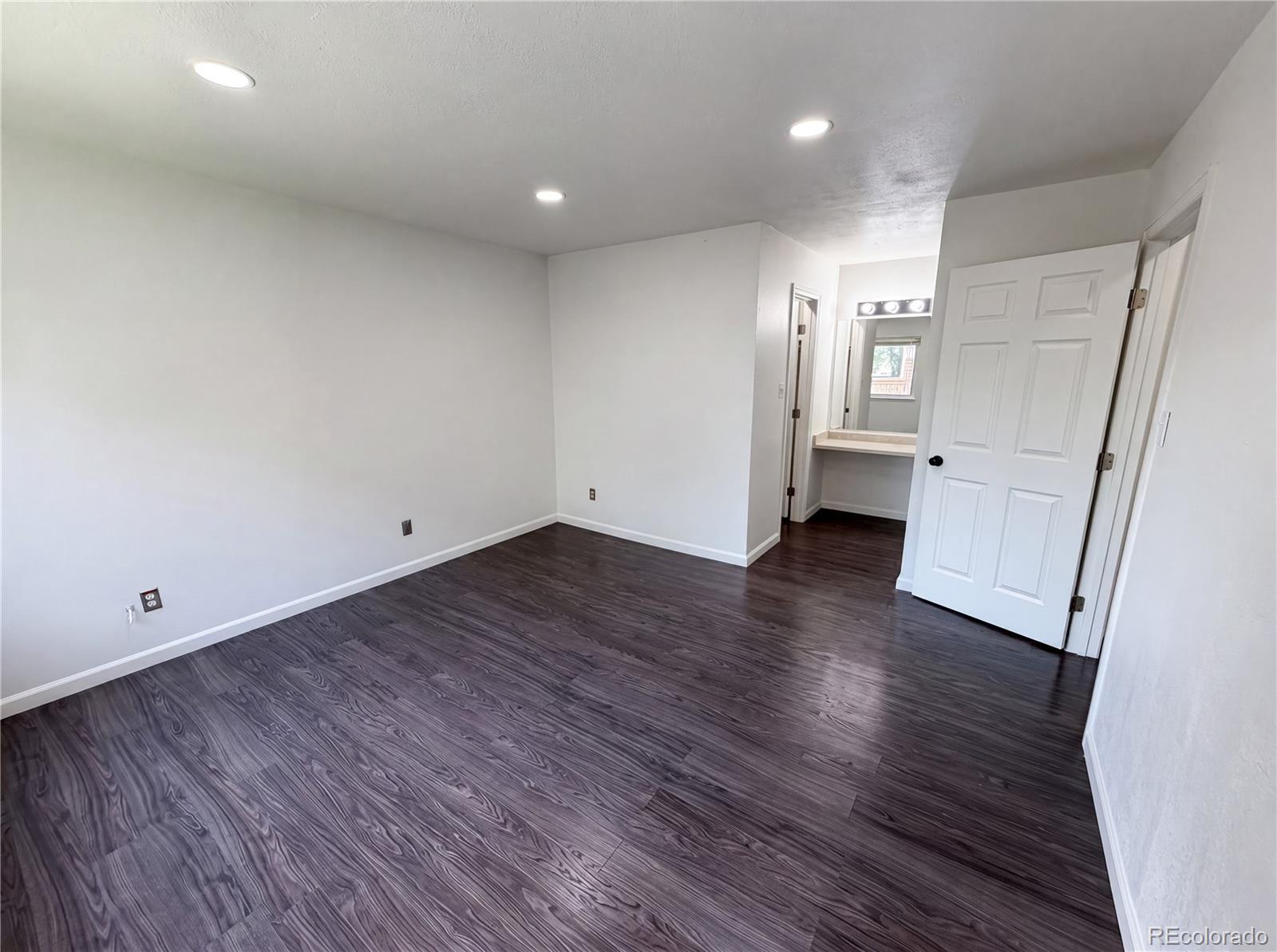 MLS Image #12 for 11835  lincoln street,denver, Colorado