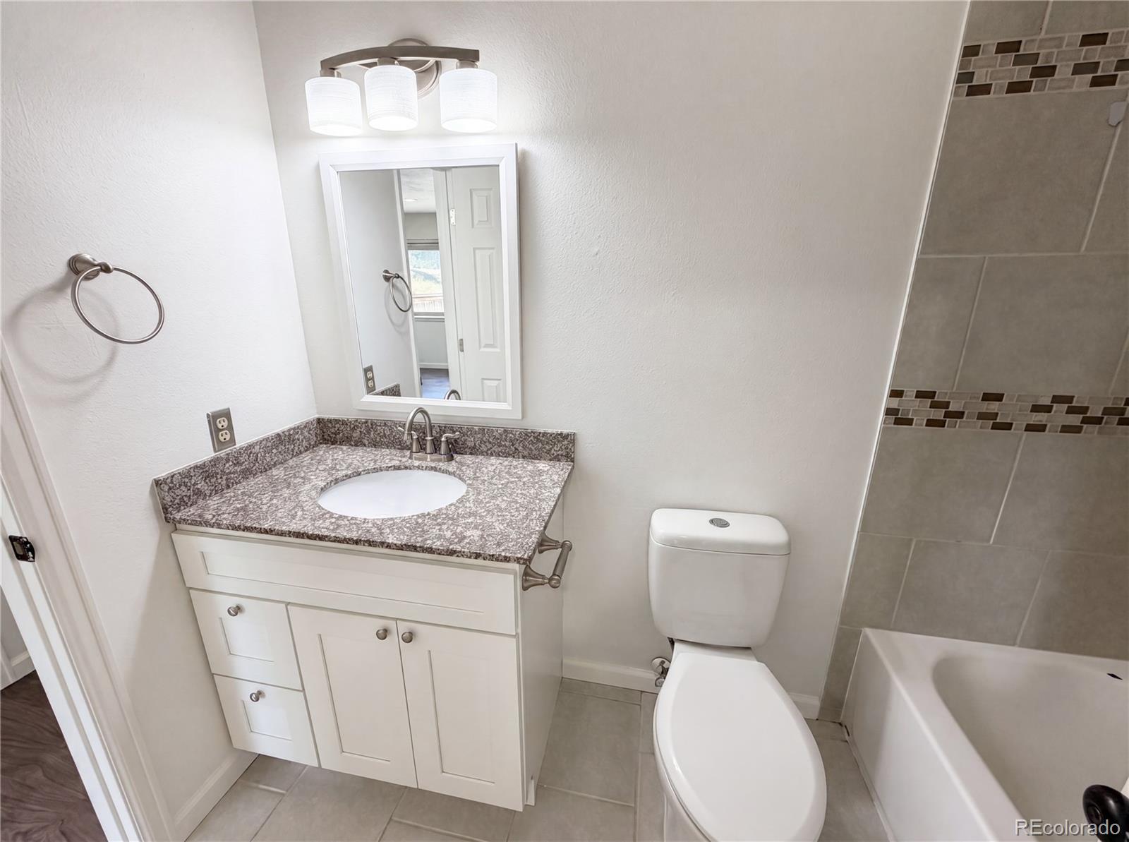 MLS Image #13 for 11835  lincoln street,denver, Colorado