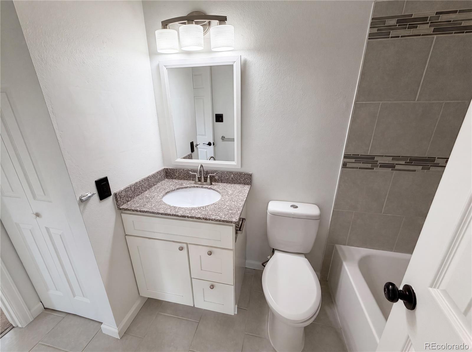 MLS Image #15 for 11835  lincoln street,denver, Colorado
