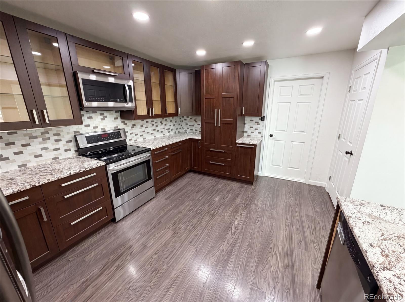 MLS Image #5 for 11835  lincoln street,denver, Colorado