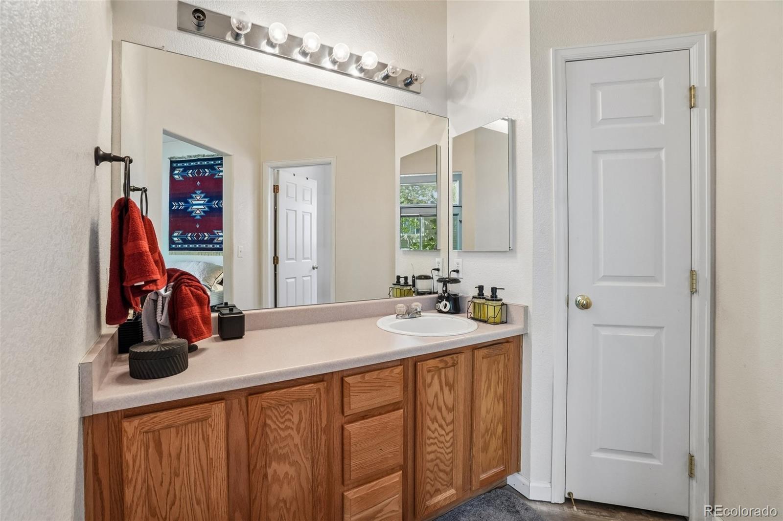 MLS Image #11 for 5943 s waco court,aurora, Colorado