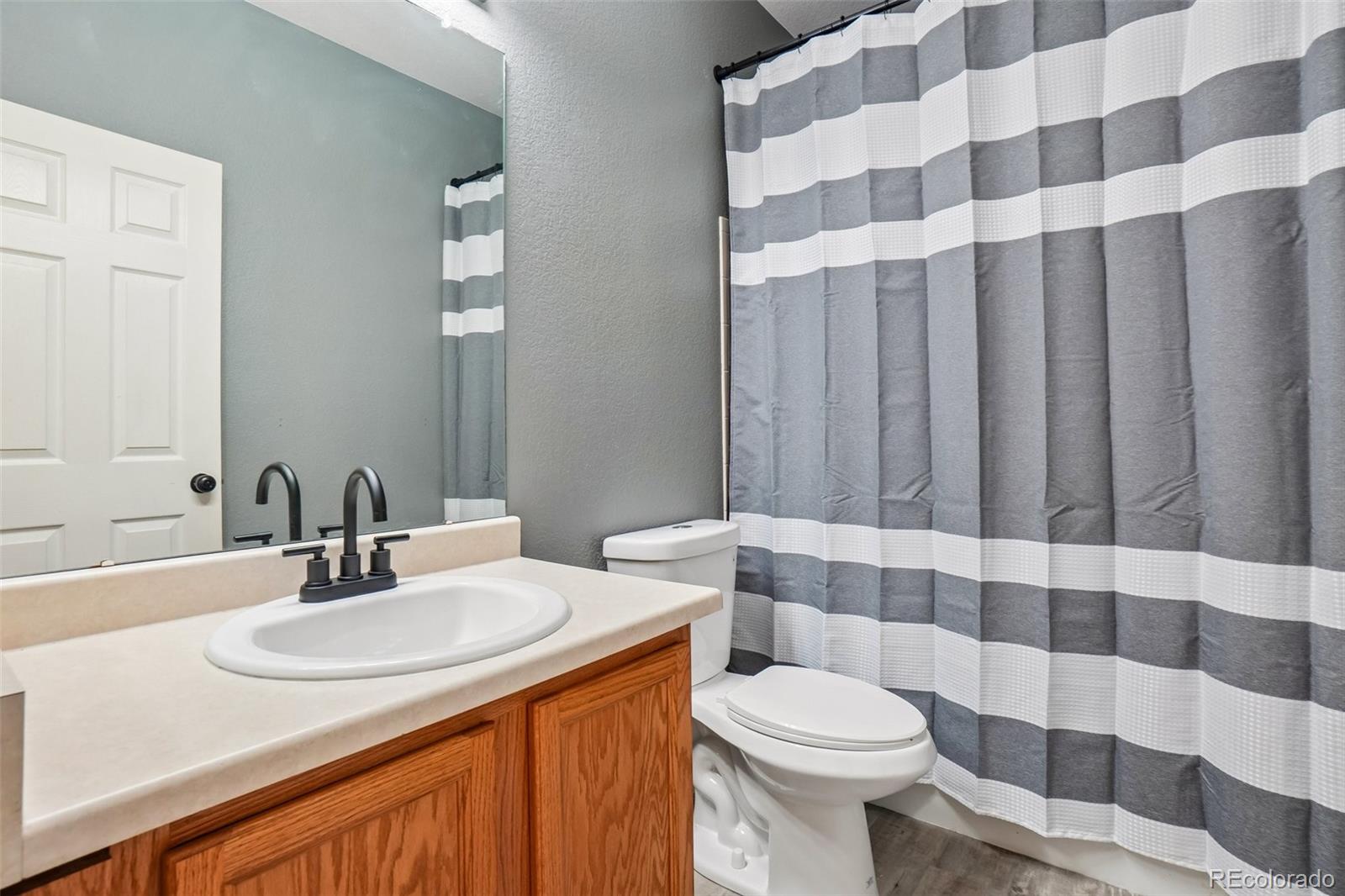 MLS Image #15 for 5943 s waco court,aurora, Colorado